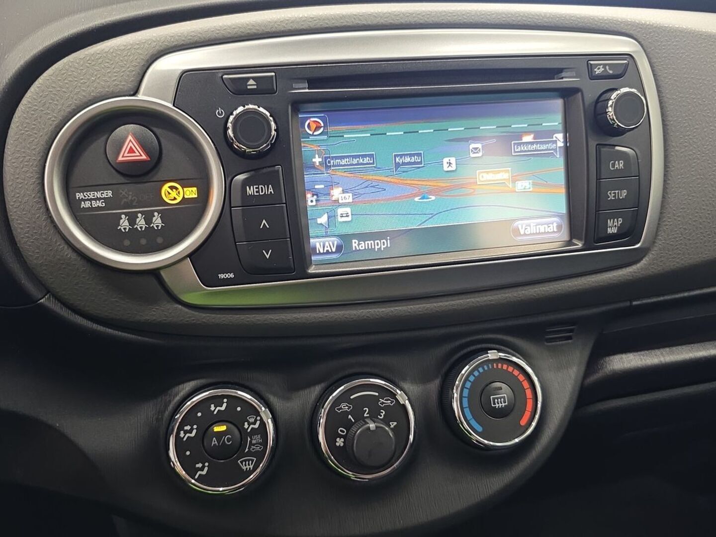 TOYOTA Yaris 2013