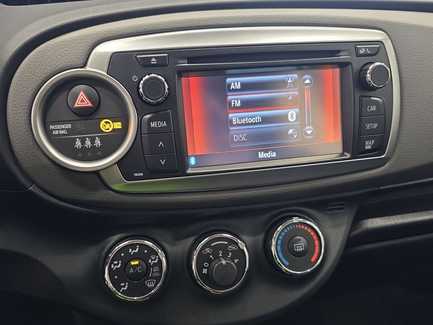 TOYOTA Yaris 2013