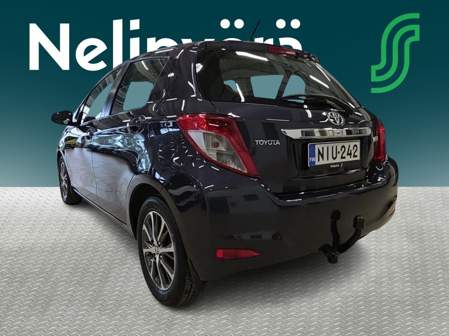 TOYOTA Yaris 2013