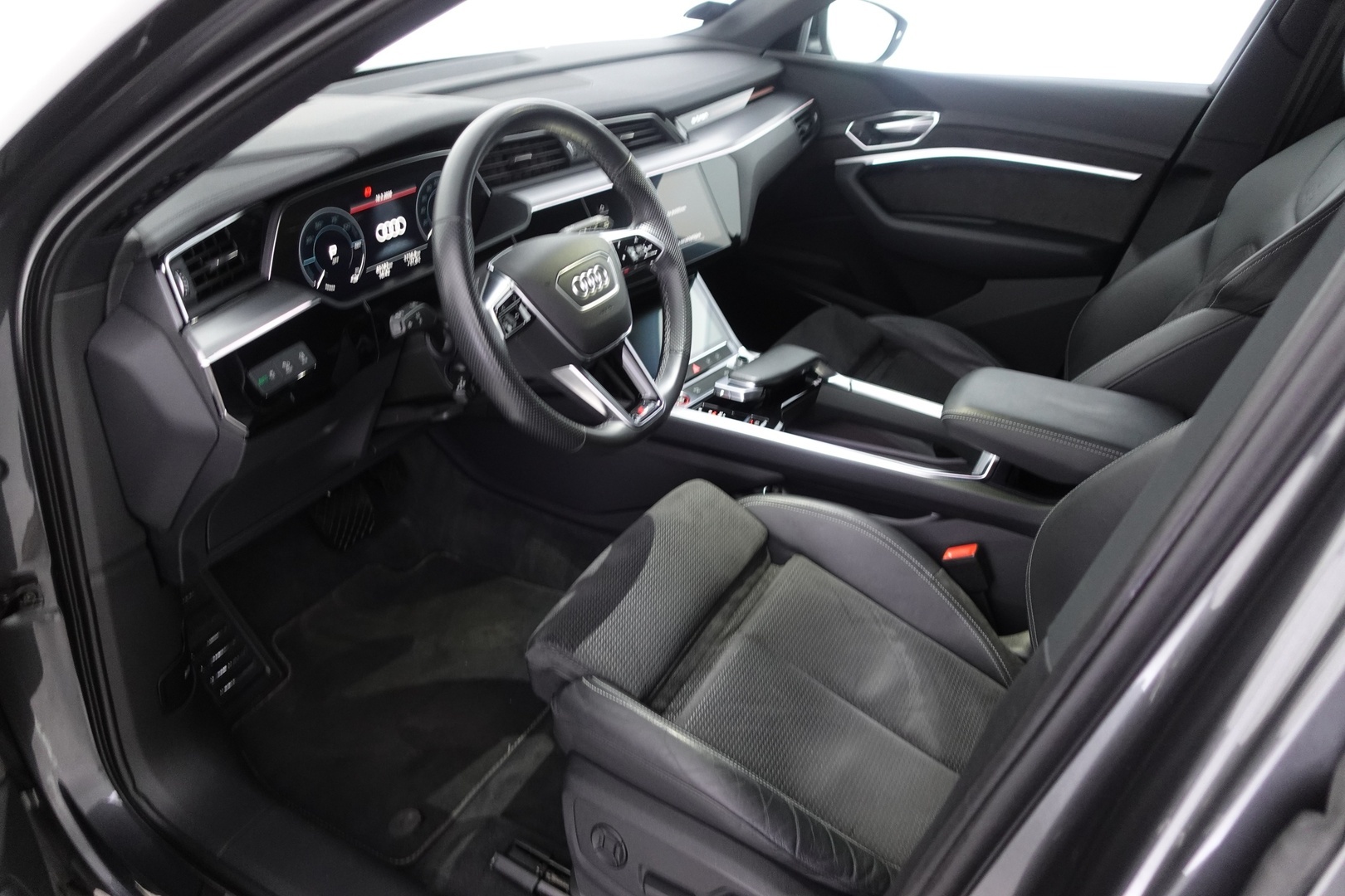 AUDI e-tron 2021