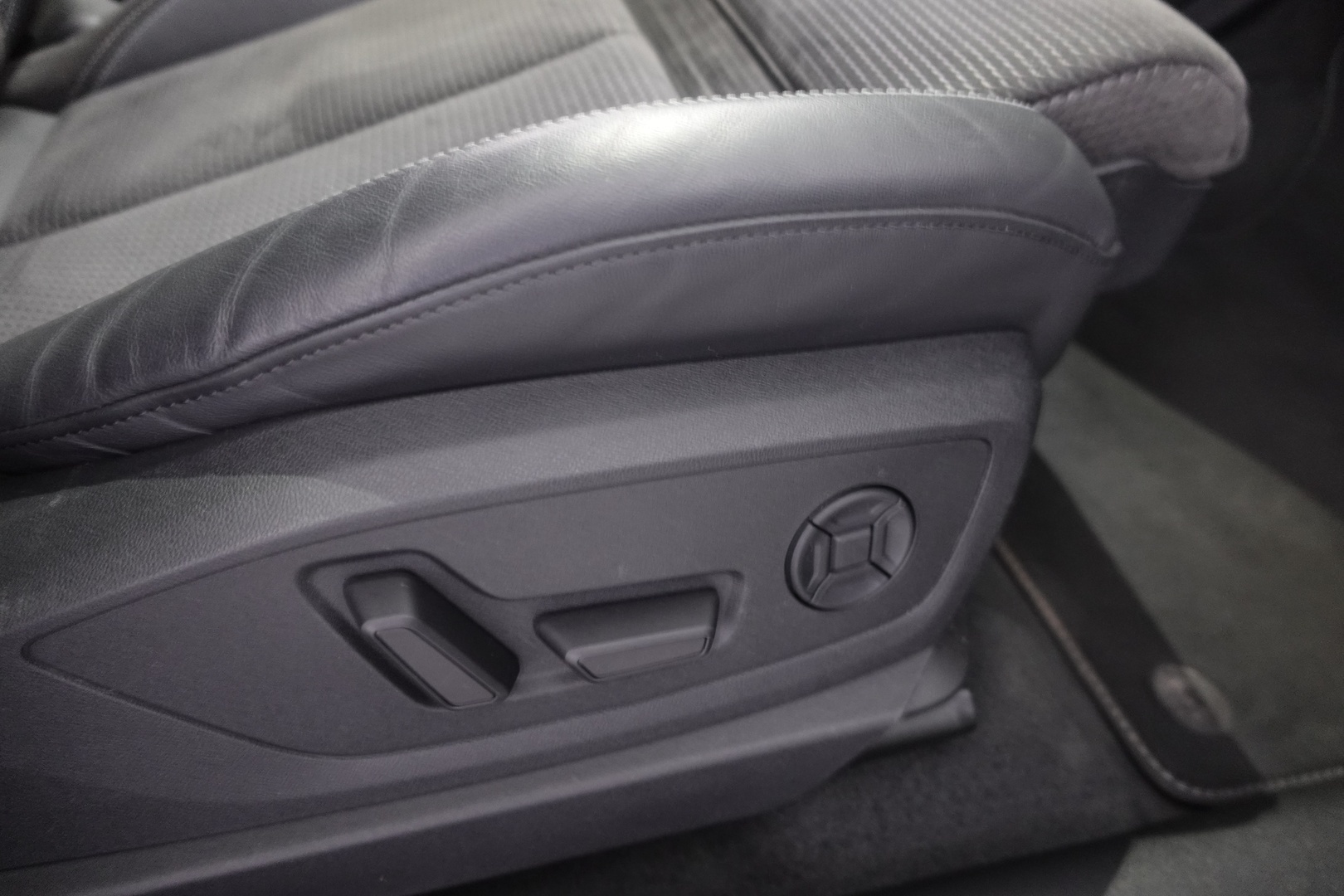 AUDI e-tron 2021