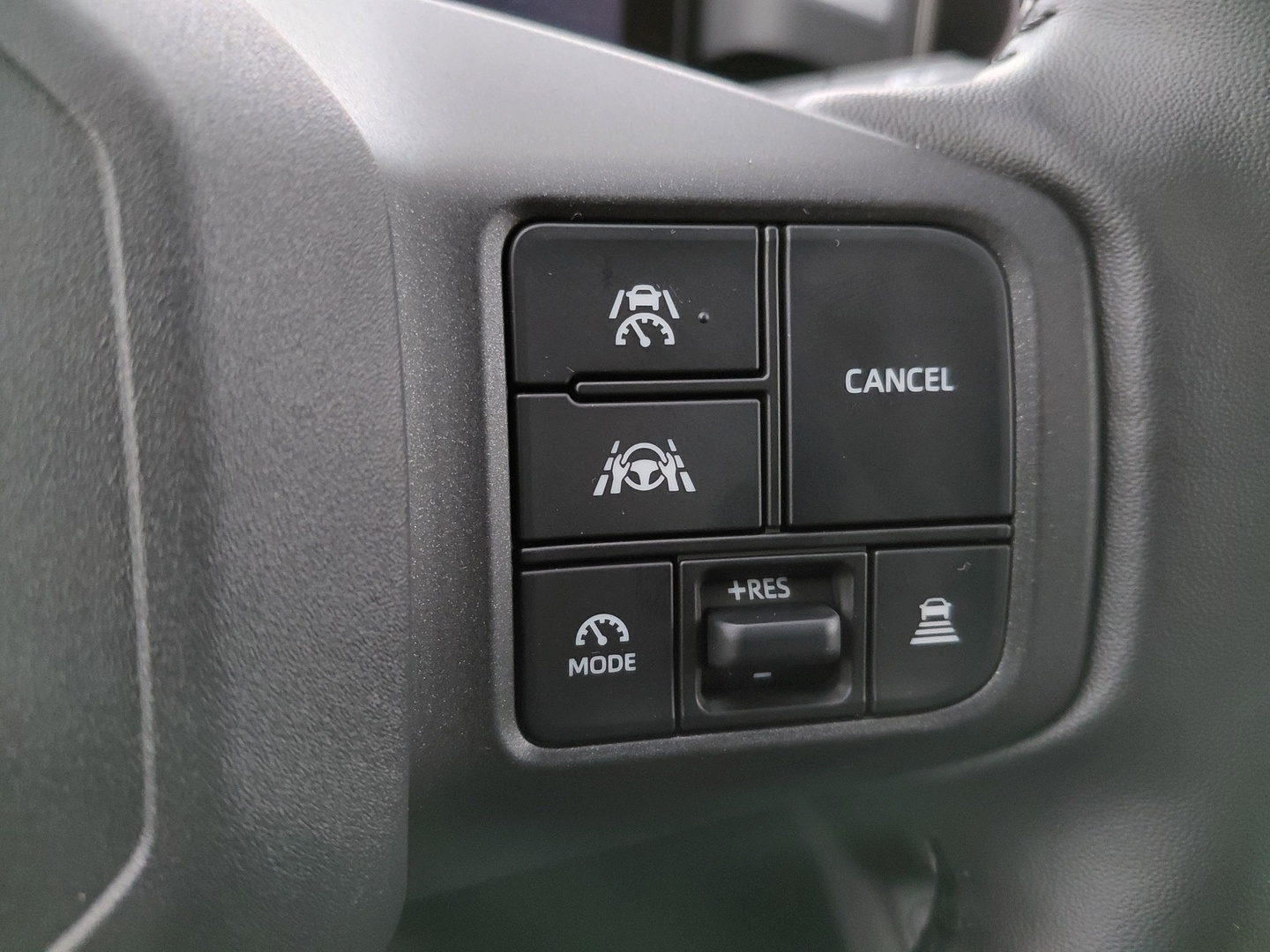 TOYOTA RAV4 2026
