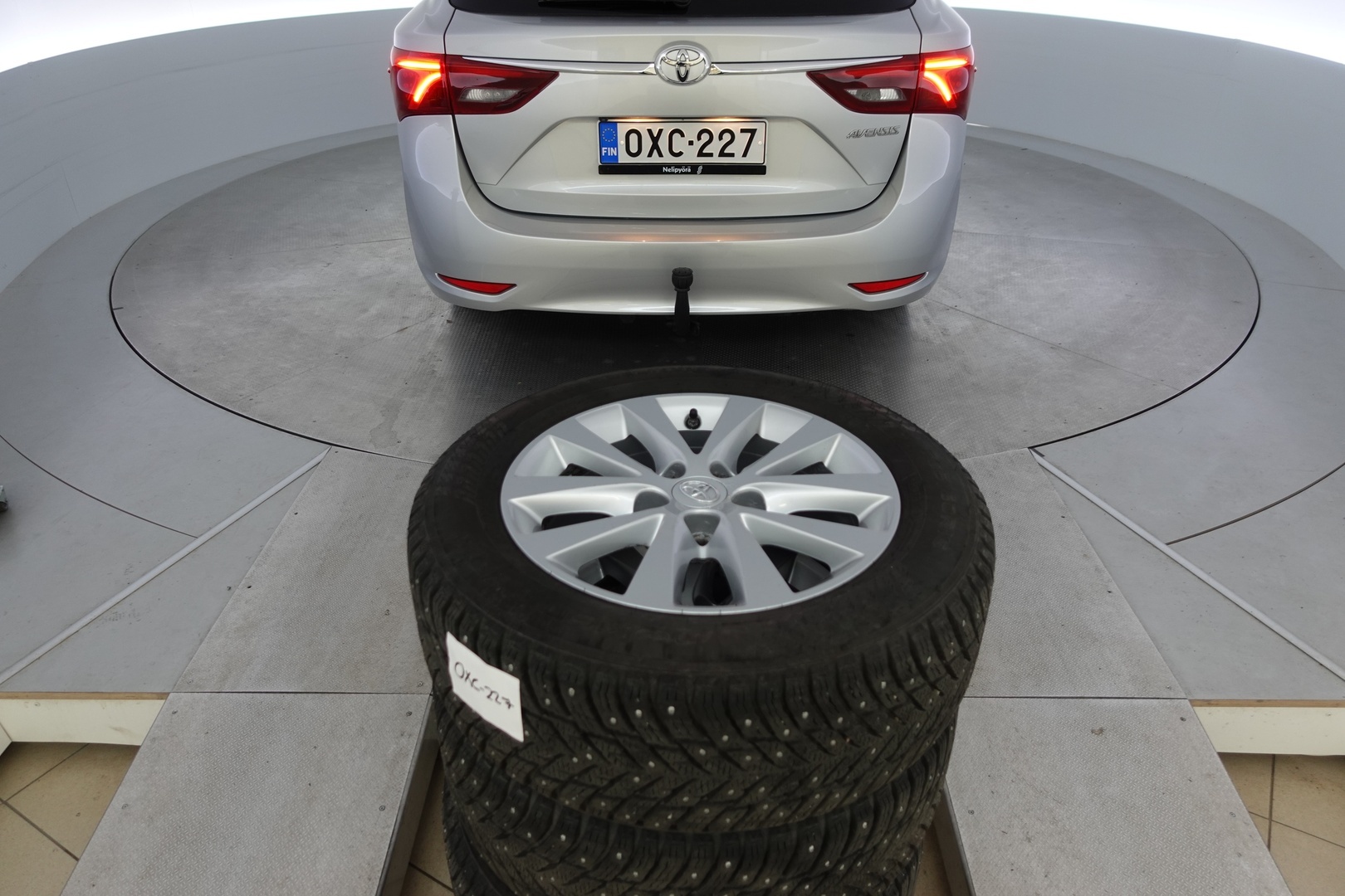 TOYOTA Avensis 2017