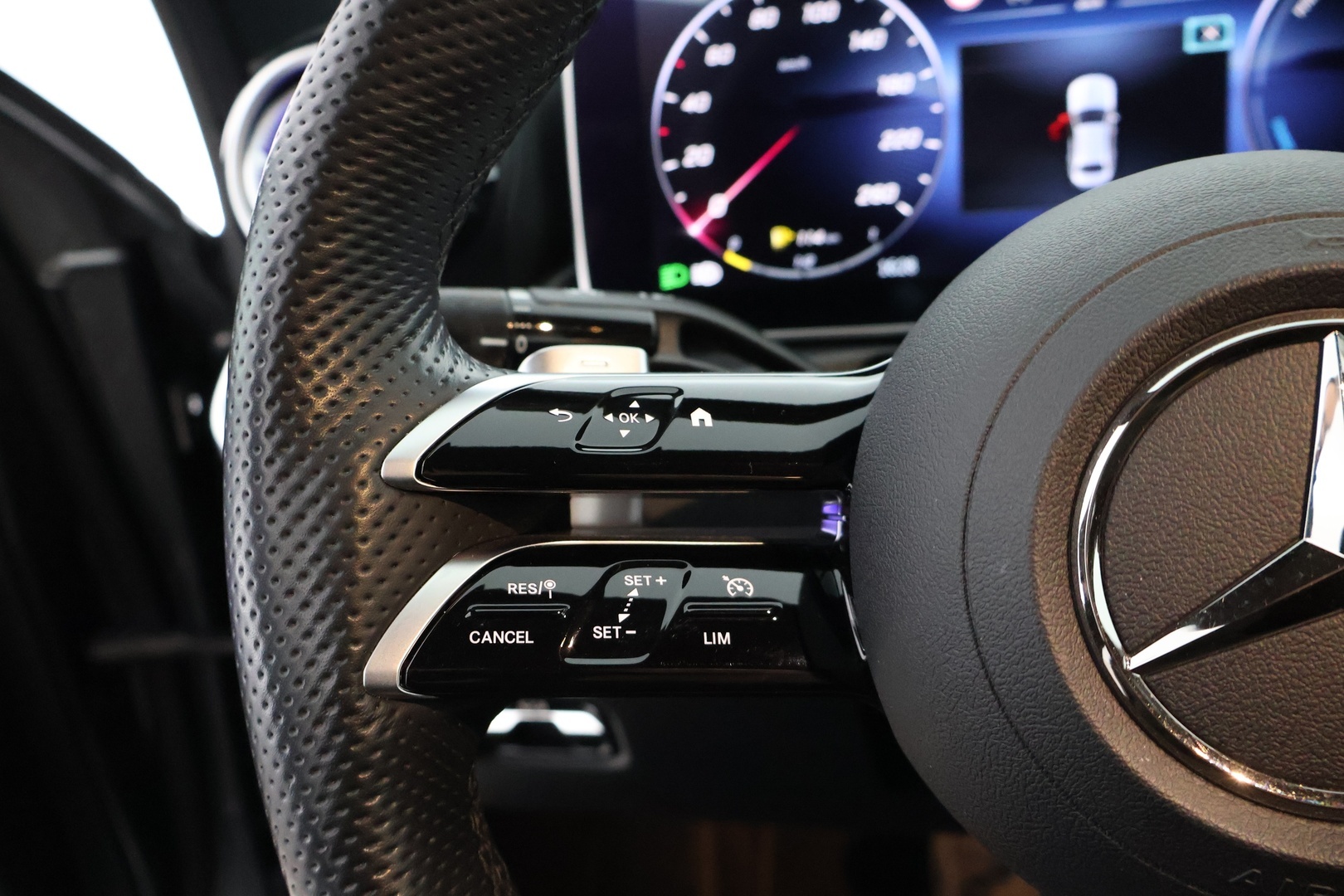 MERCEDES-BENZ C 2023