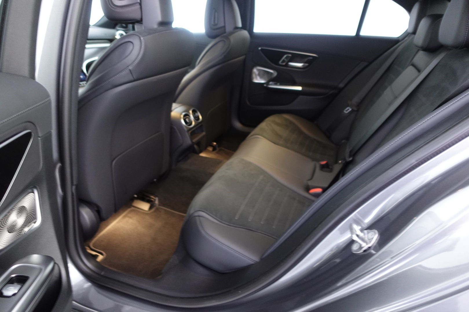 MERCEDES-BENZ C 2023