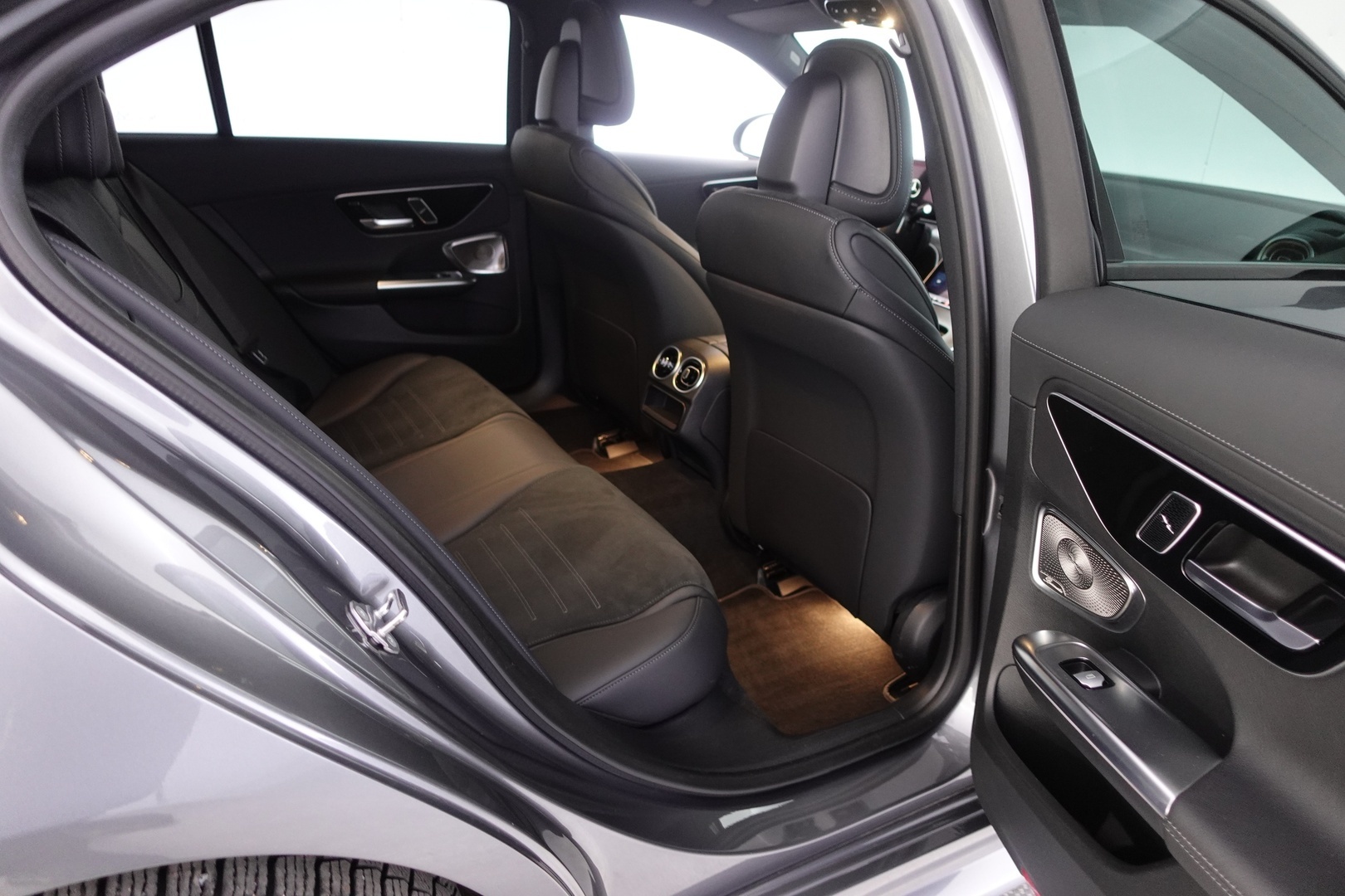 MERCEDES-BENZ C 2023