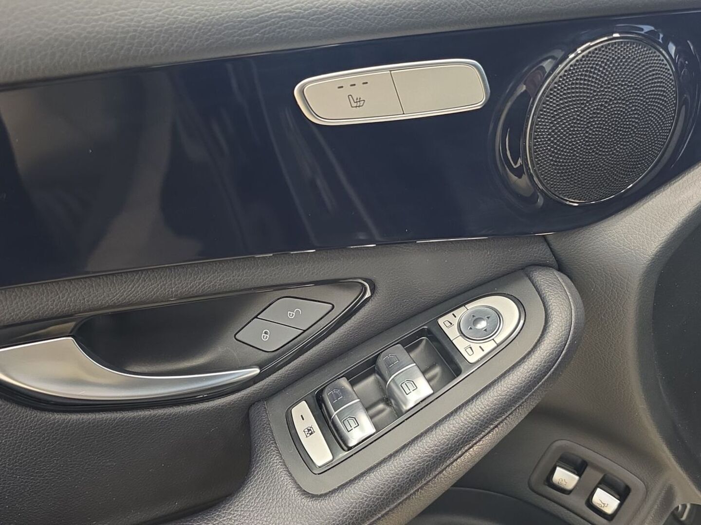 MERCEDES-BENZ GLC 29