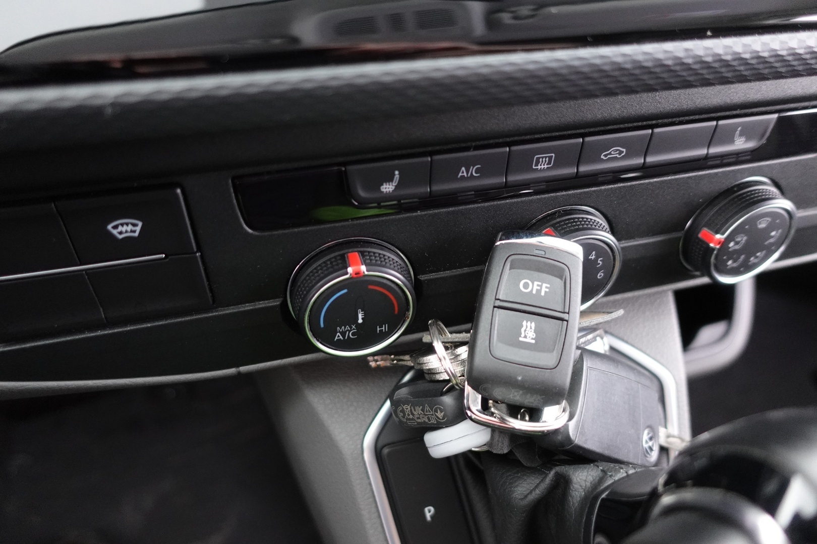 VOLKSWAGEN Transporter 2023