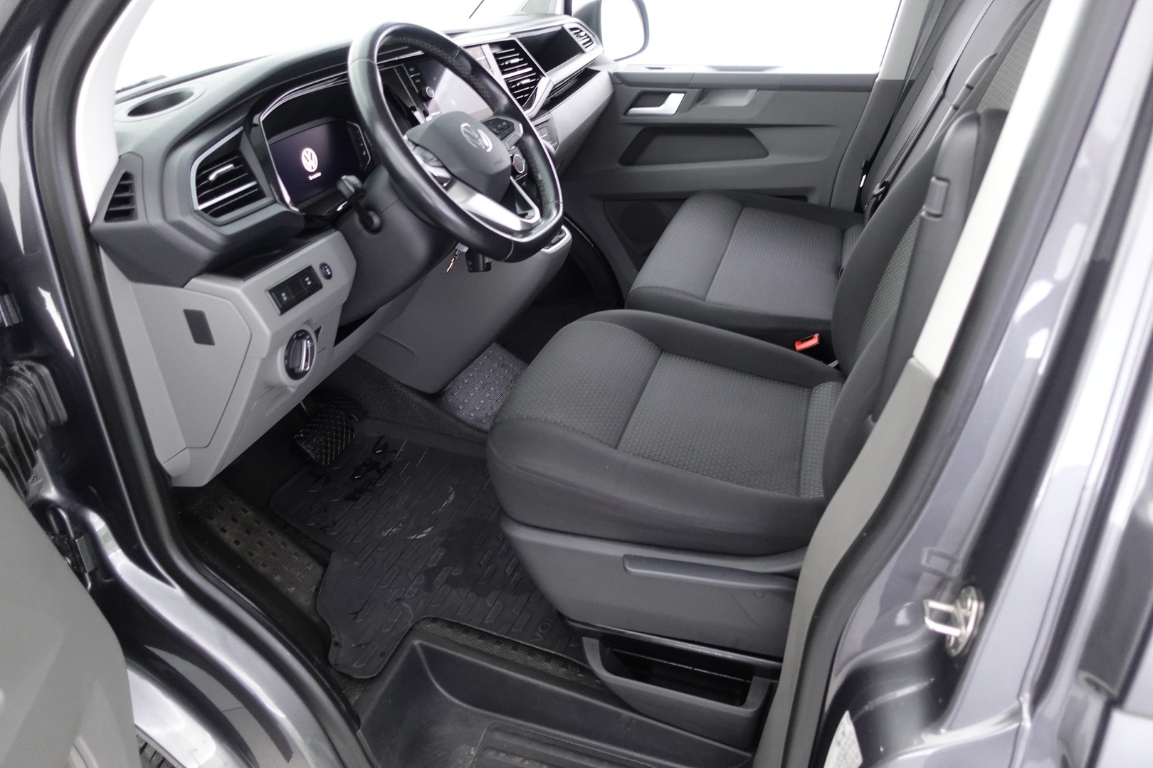 VOLKSWAGEN Transporter 2023