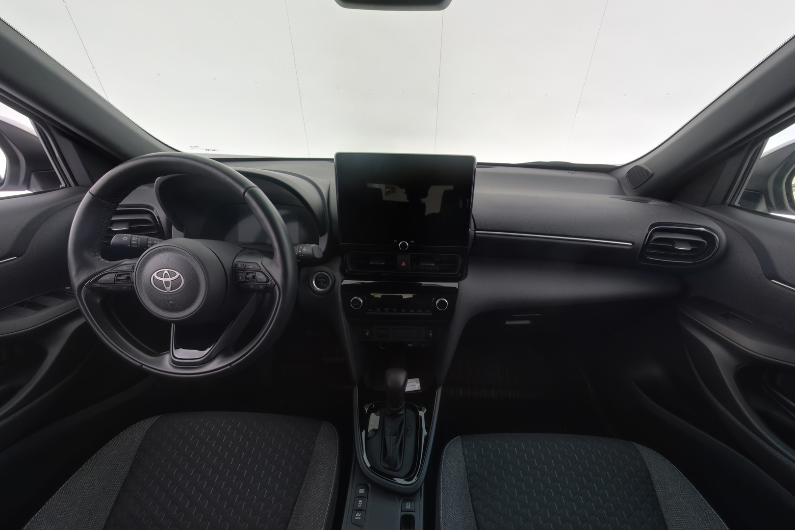 TOYOTA Yaris Cross 2025