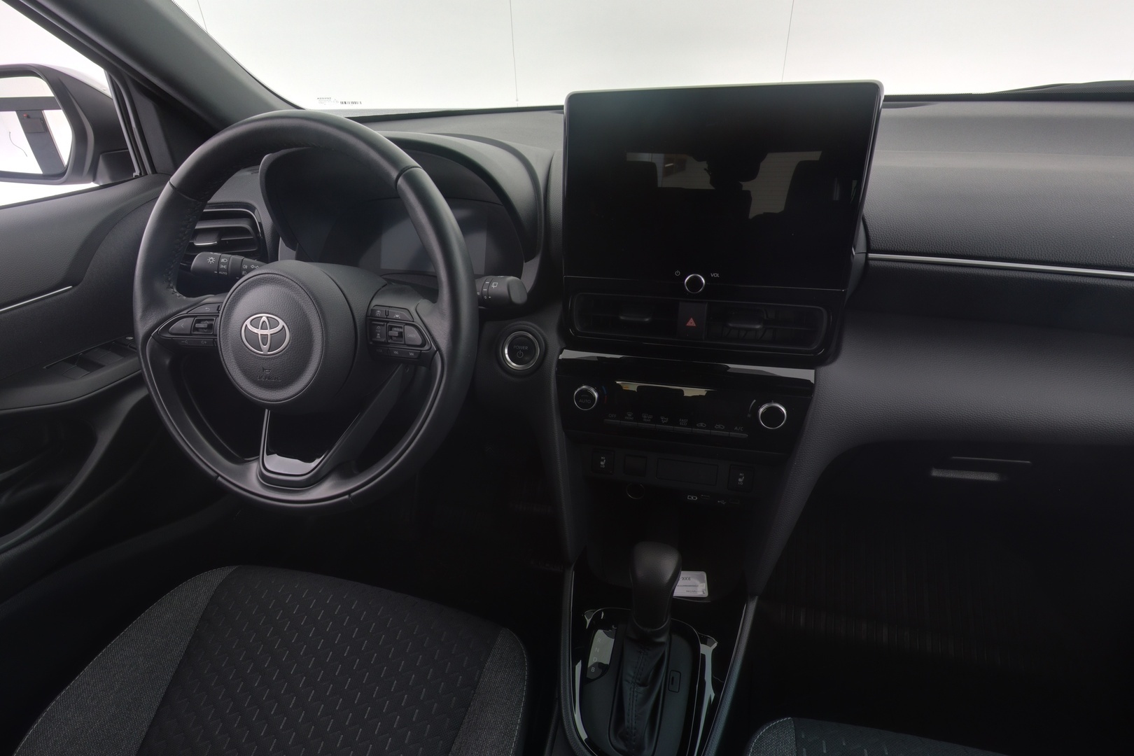 TOYOTA Yaris Cross 2025