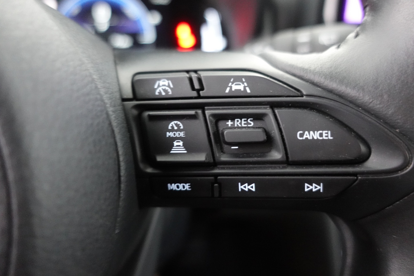 TOYOTA Yaris Cross 2025