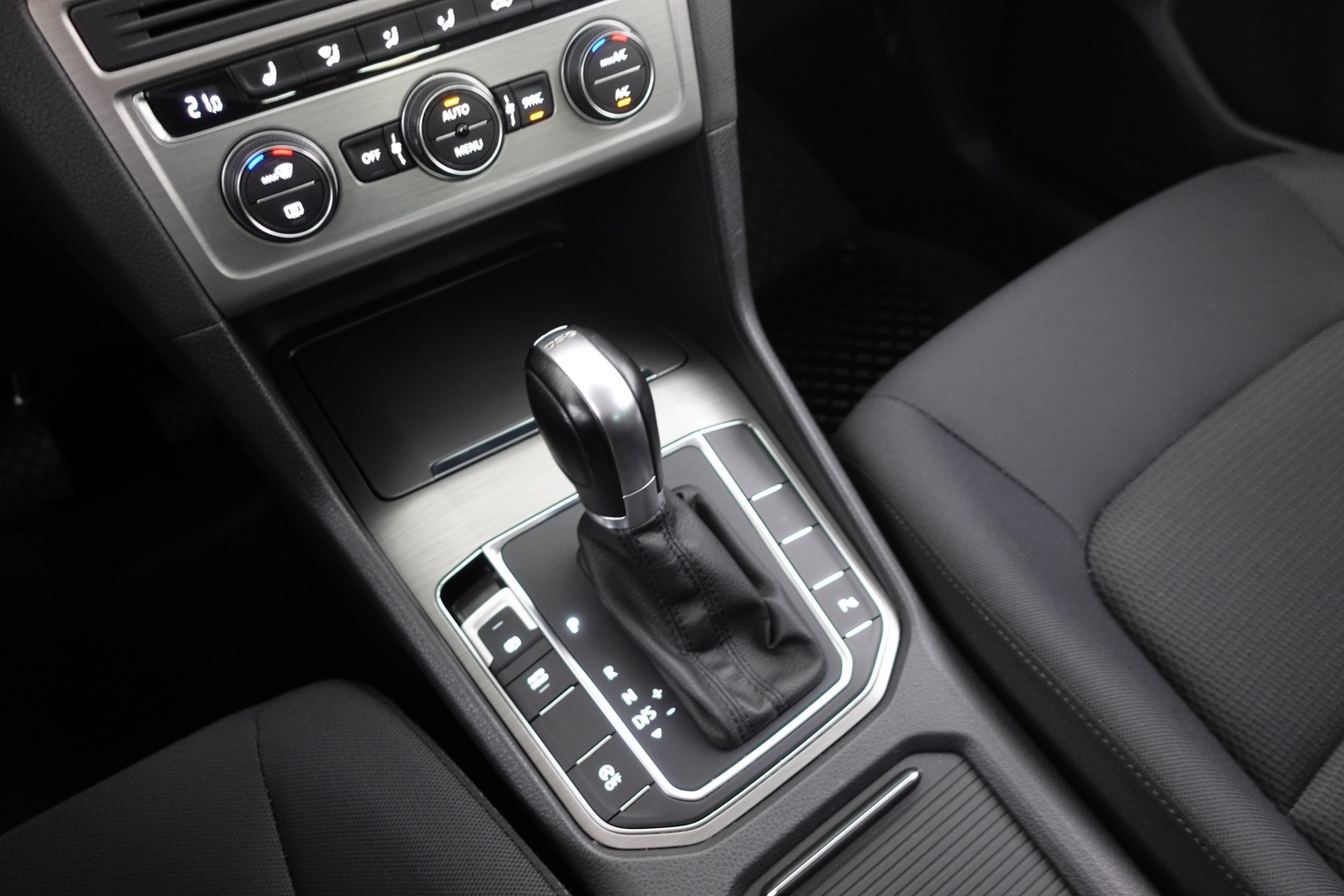 VOLKSWAGEN Golf Sportsvan 2016