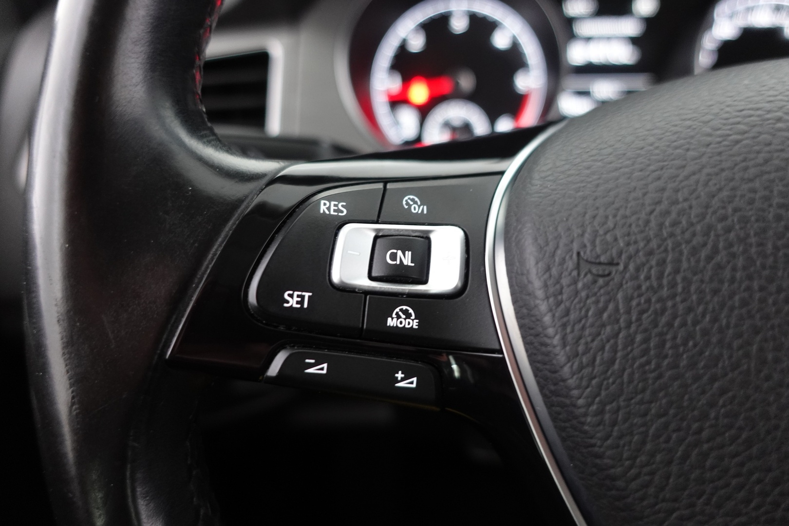 VOLKSWAGEN Golf Sportsvan 2016