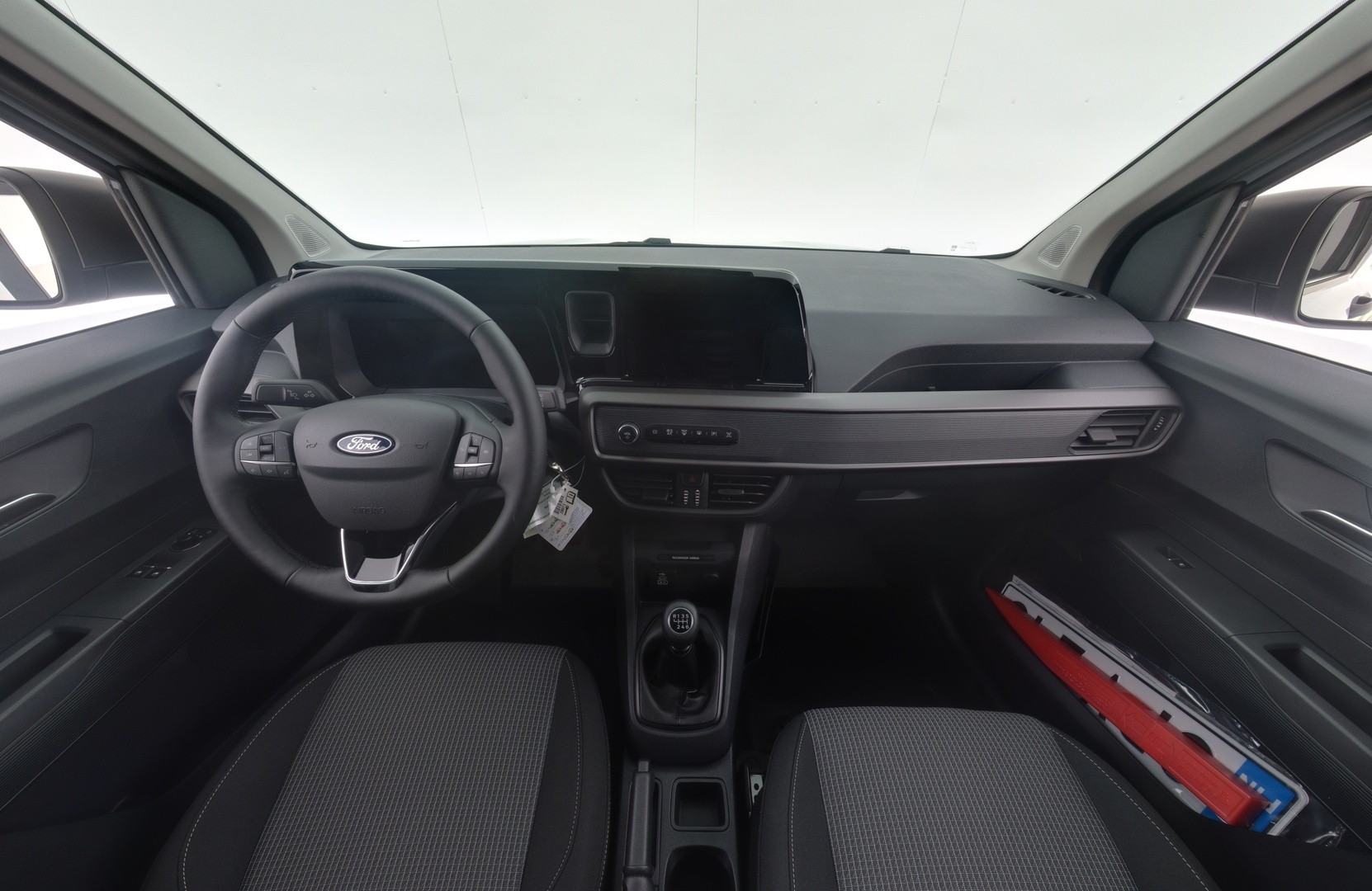 FORD TRANSIT COURIER 2025