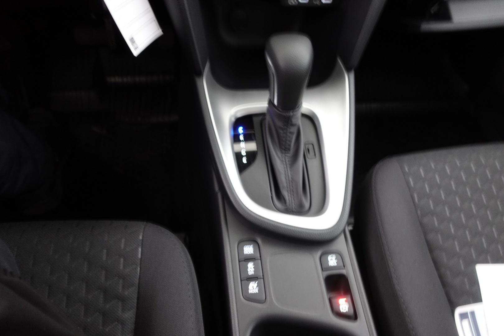 TOYOTA Yaris Cross 2025
