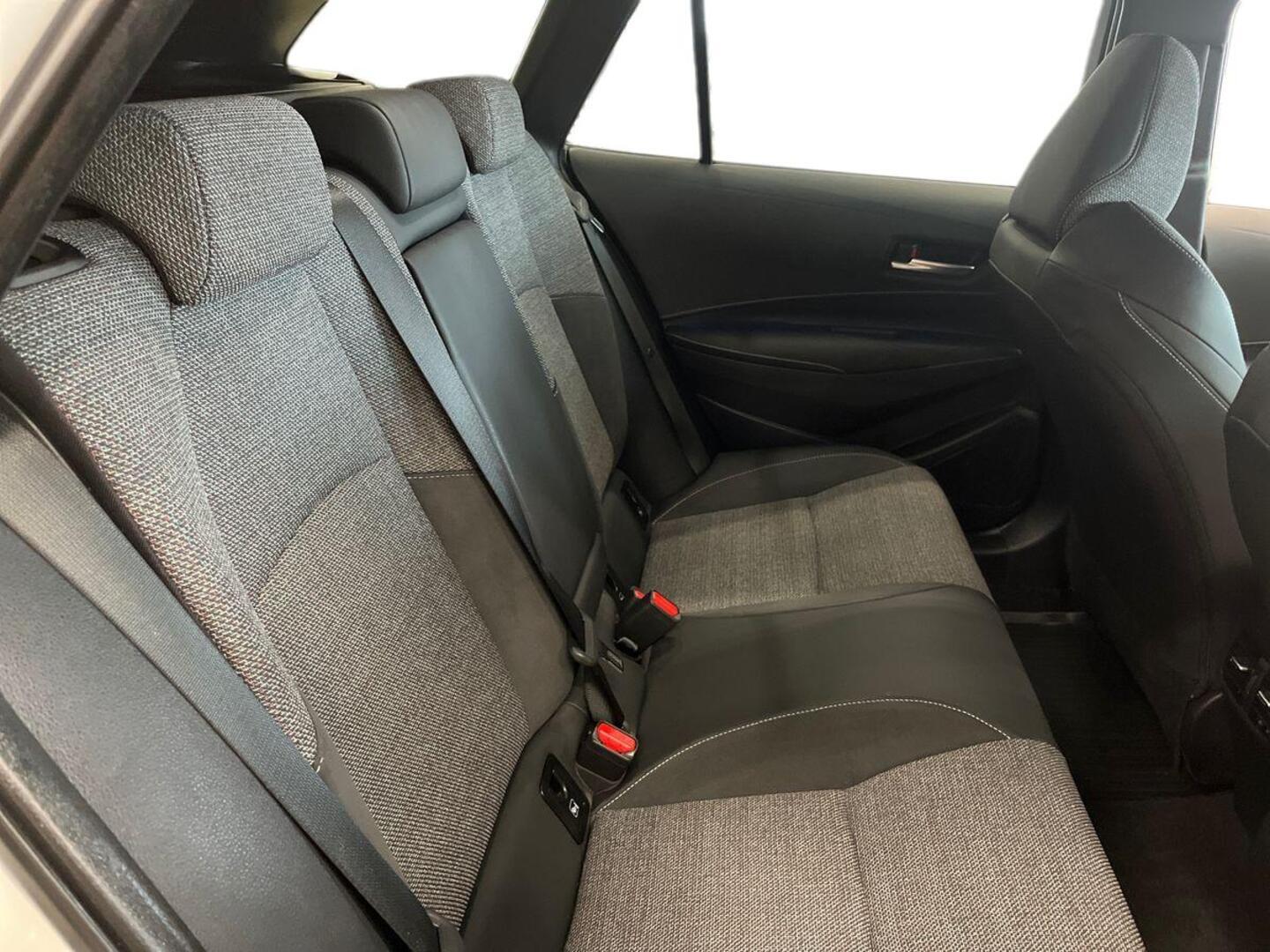 TOYOTA COROLLA 2025