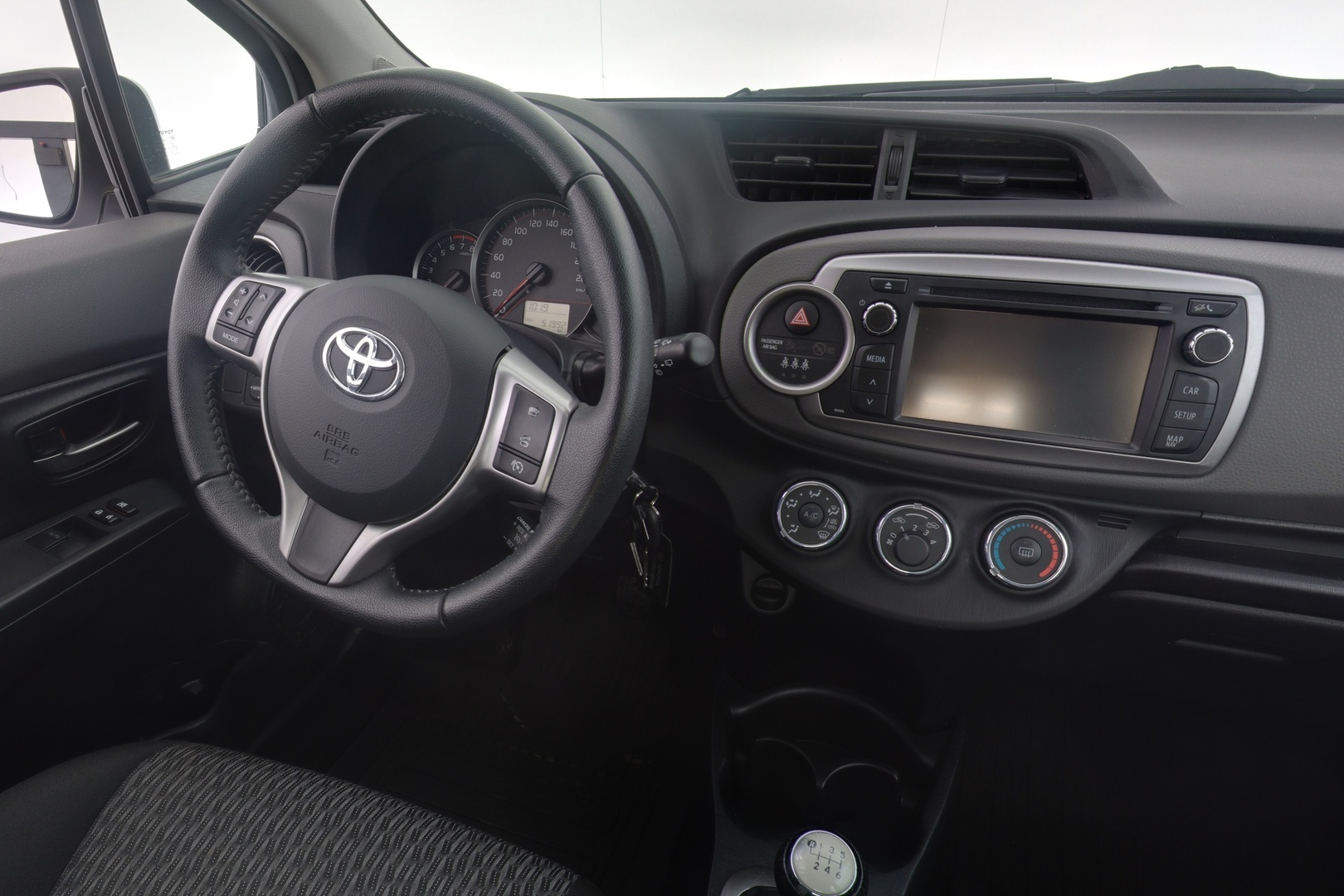 TOYOTA Yaris 2013