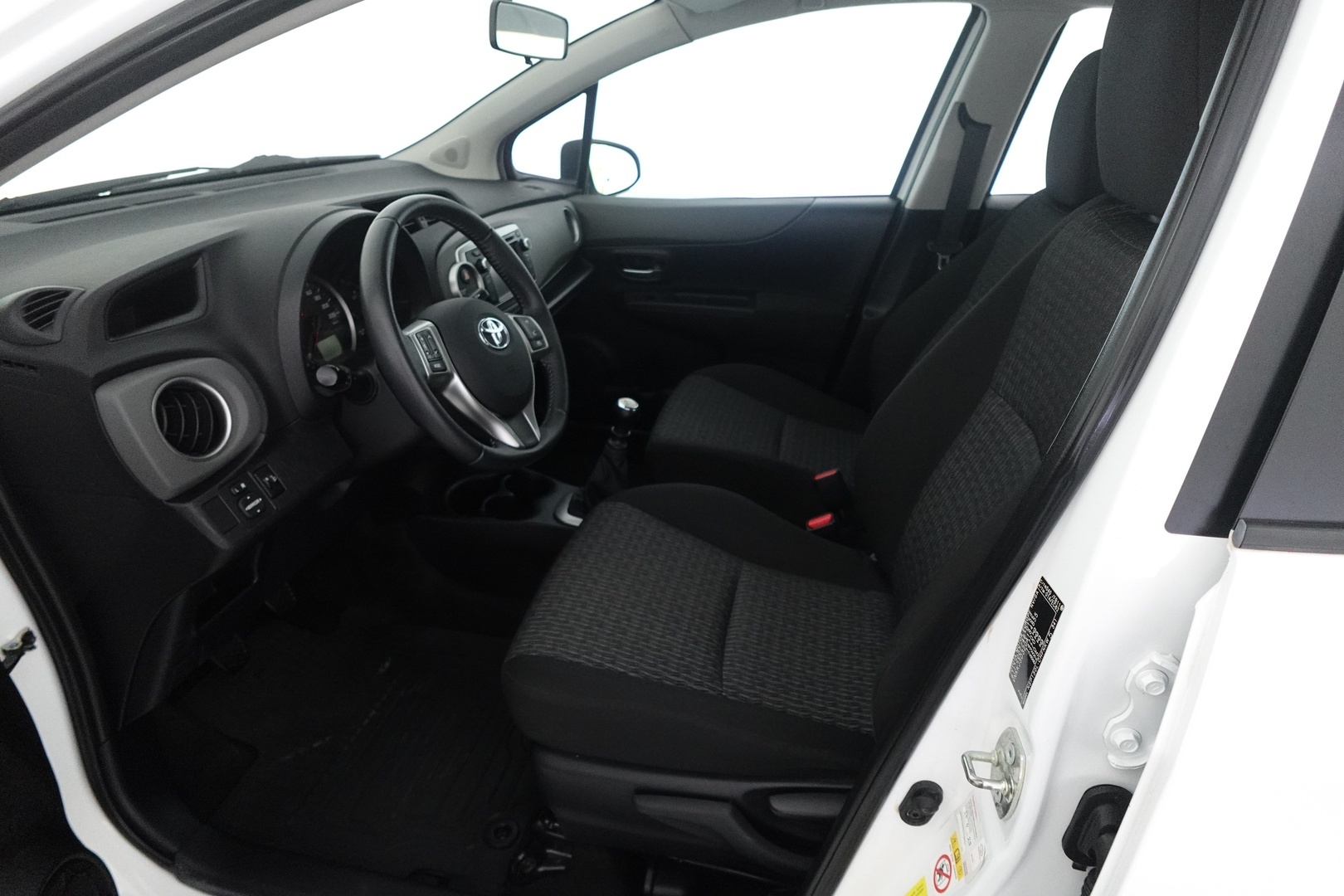 TOYOTA Yaris 2013