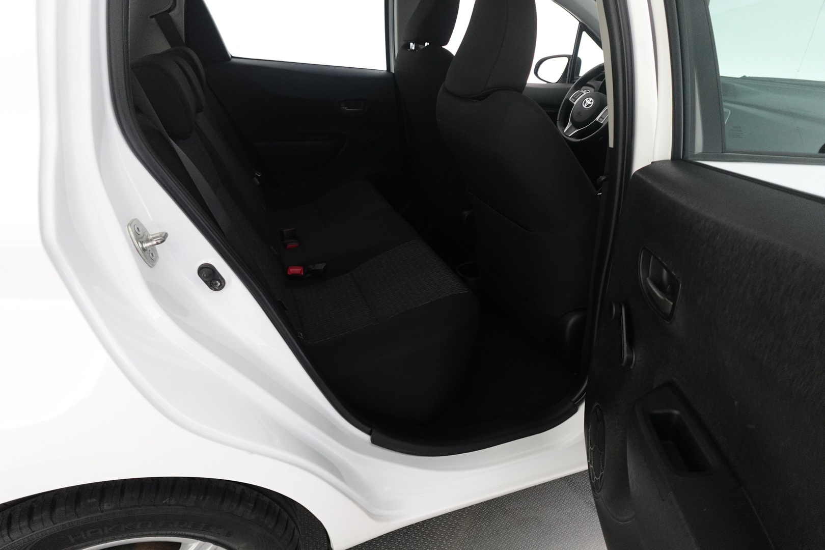 TOYOTA Yaris 2013