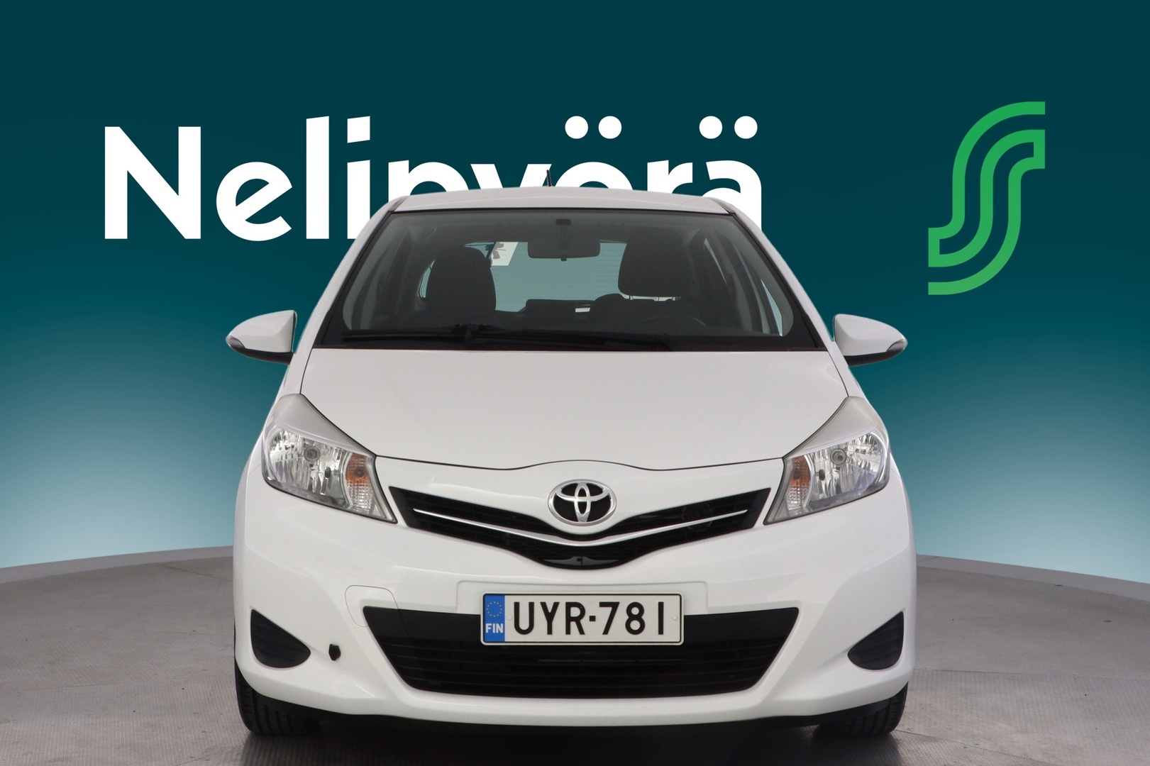 TOYOTA Yaris 2013