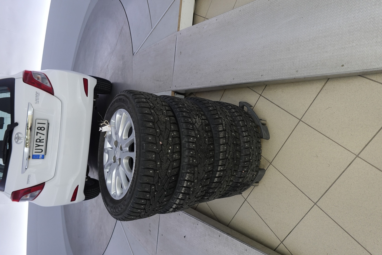 TOYOTA Yaris 2013