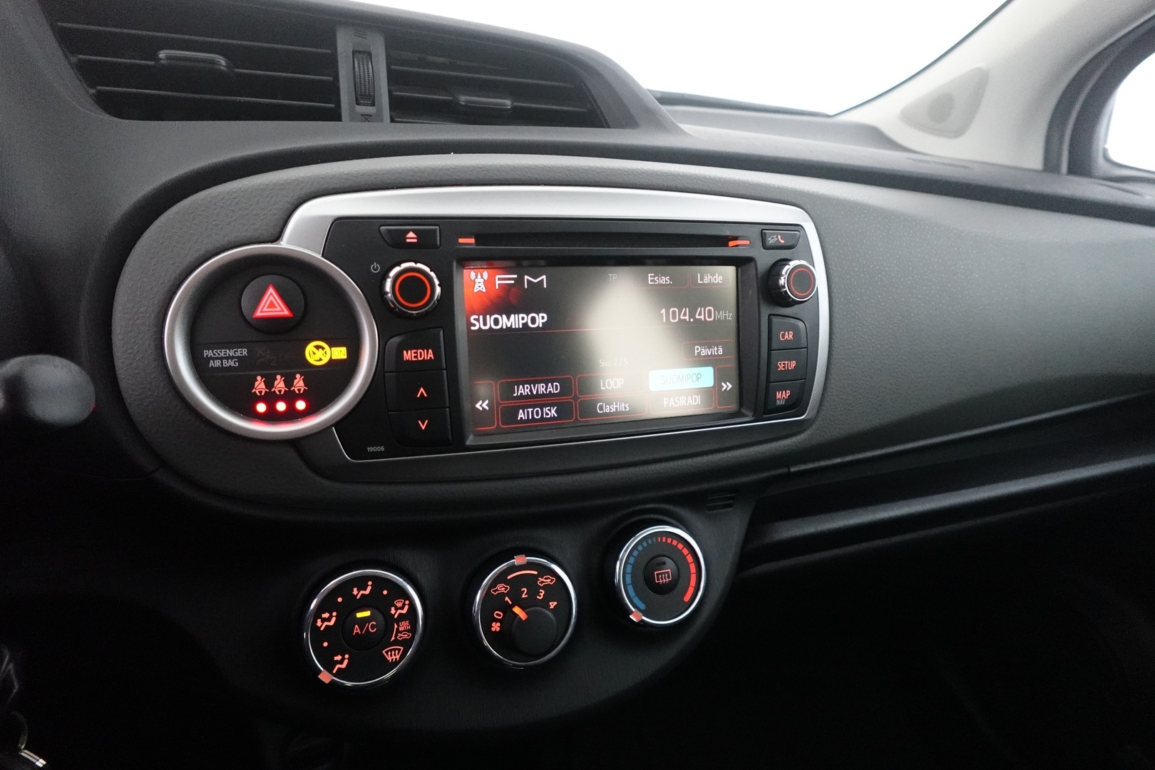 TOYOTA Yaris 2013