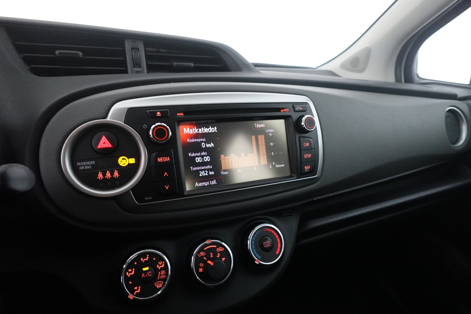 TOYOTA Yaris 2013