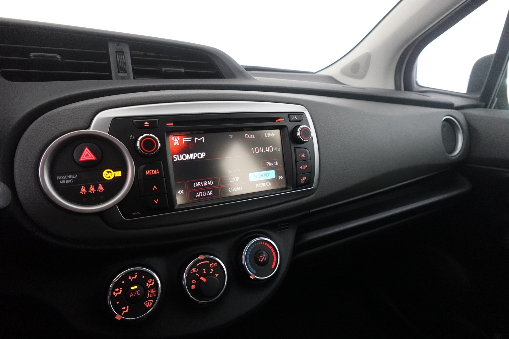 TOYOTA Yaris 2013