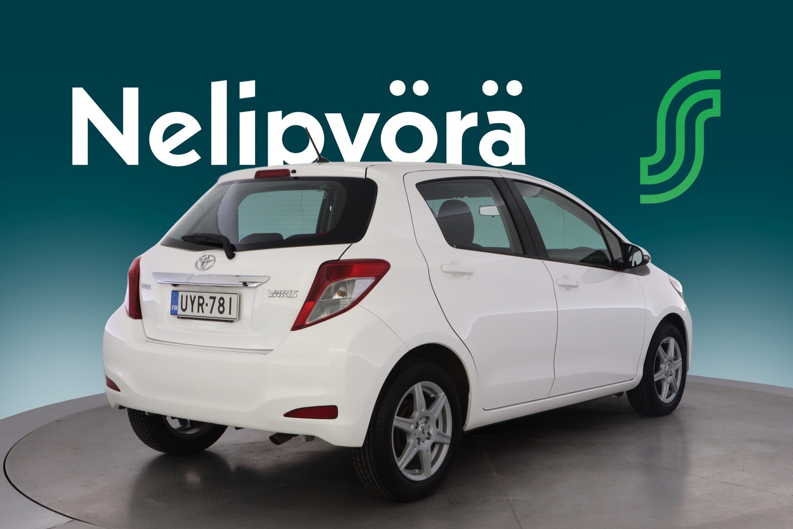 TOYOTA Yaris 2013