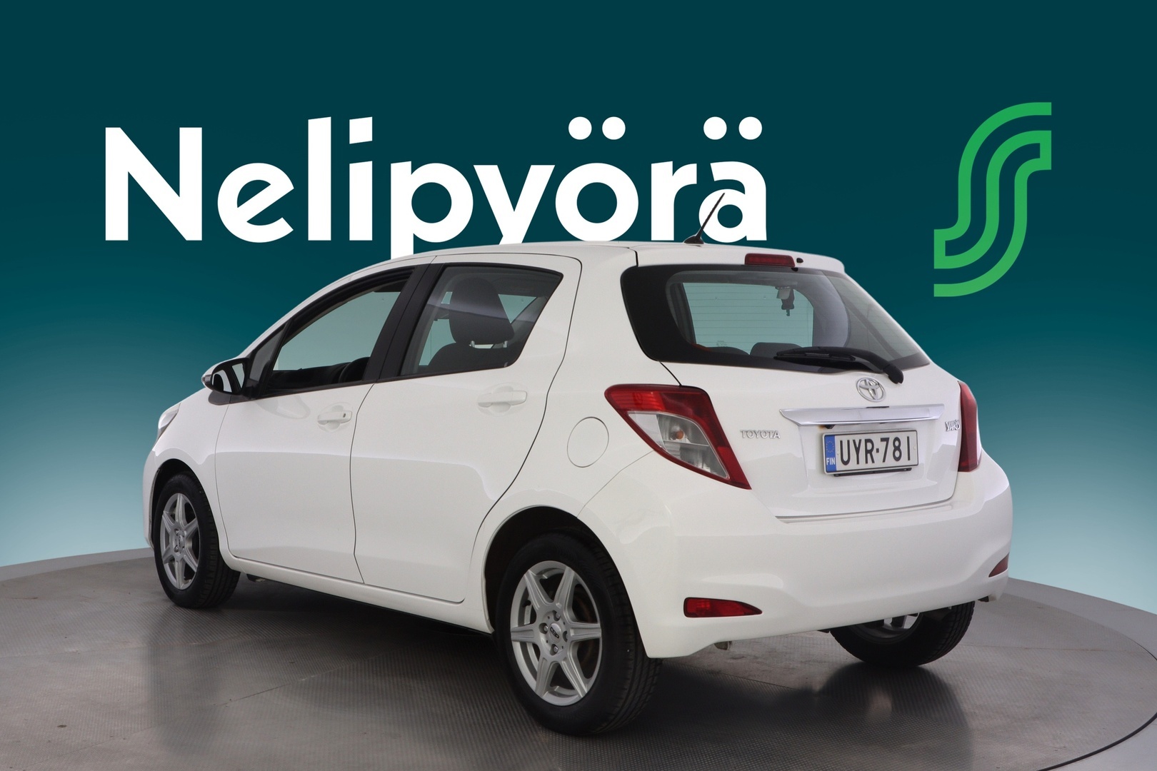 TOYOTA Yaris 2013