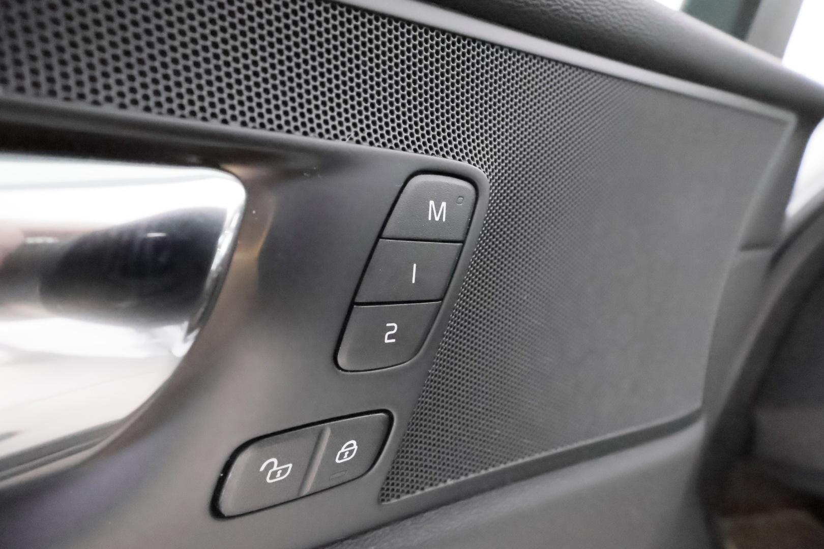 VOLVO XC60 2018