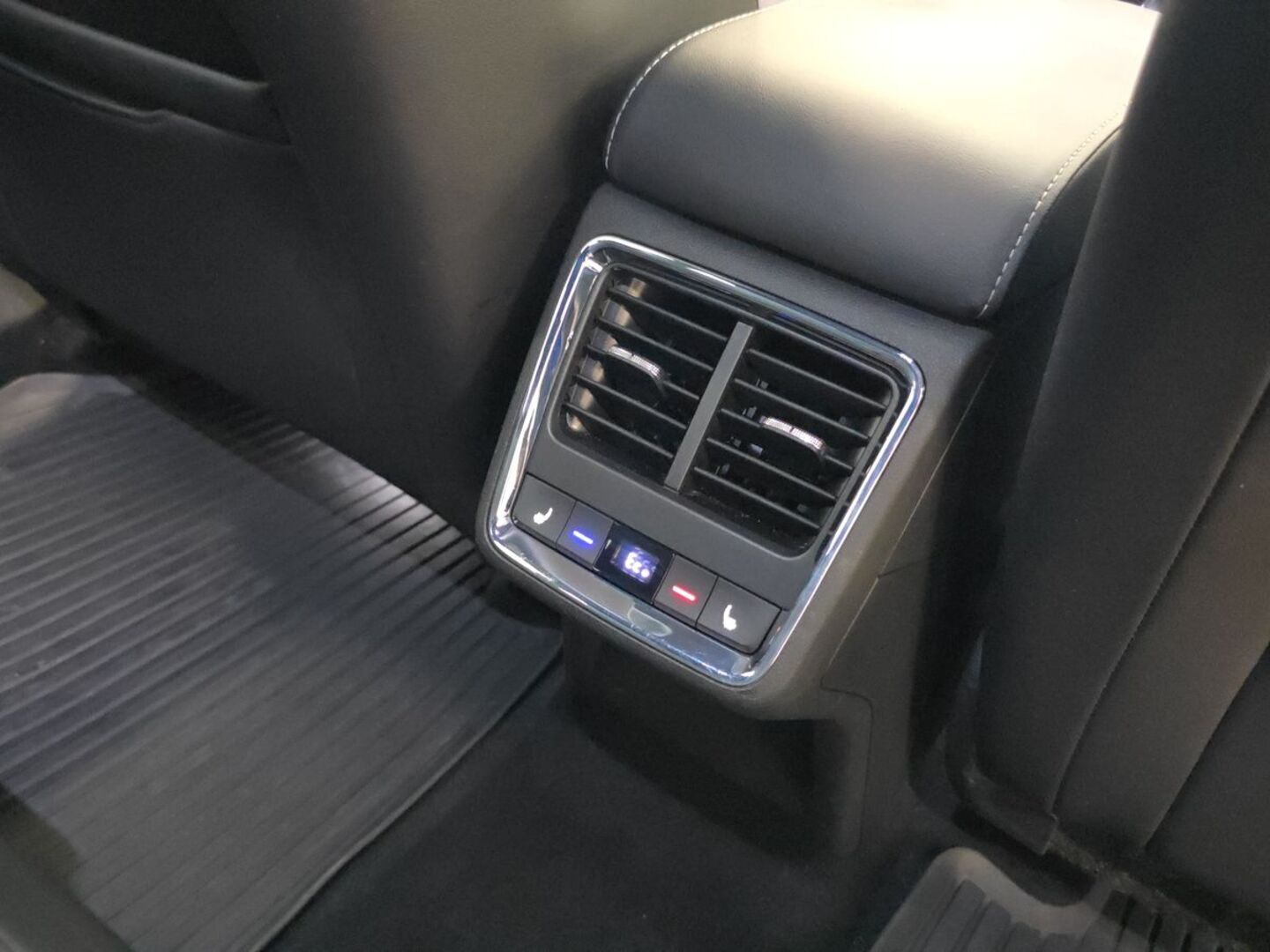 SKODA Enyaq 2022
