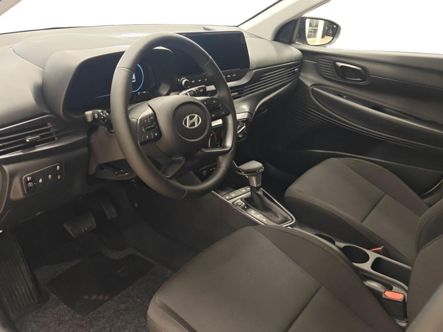 HYUNDAI i20 Hatchback 10