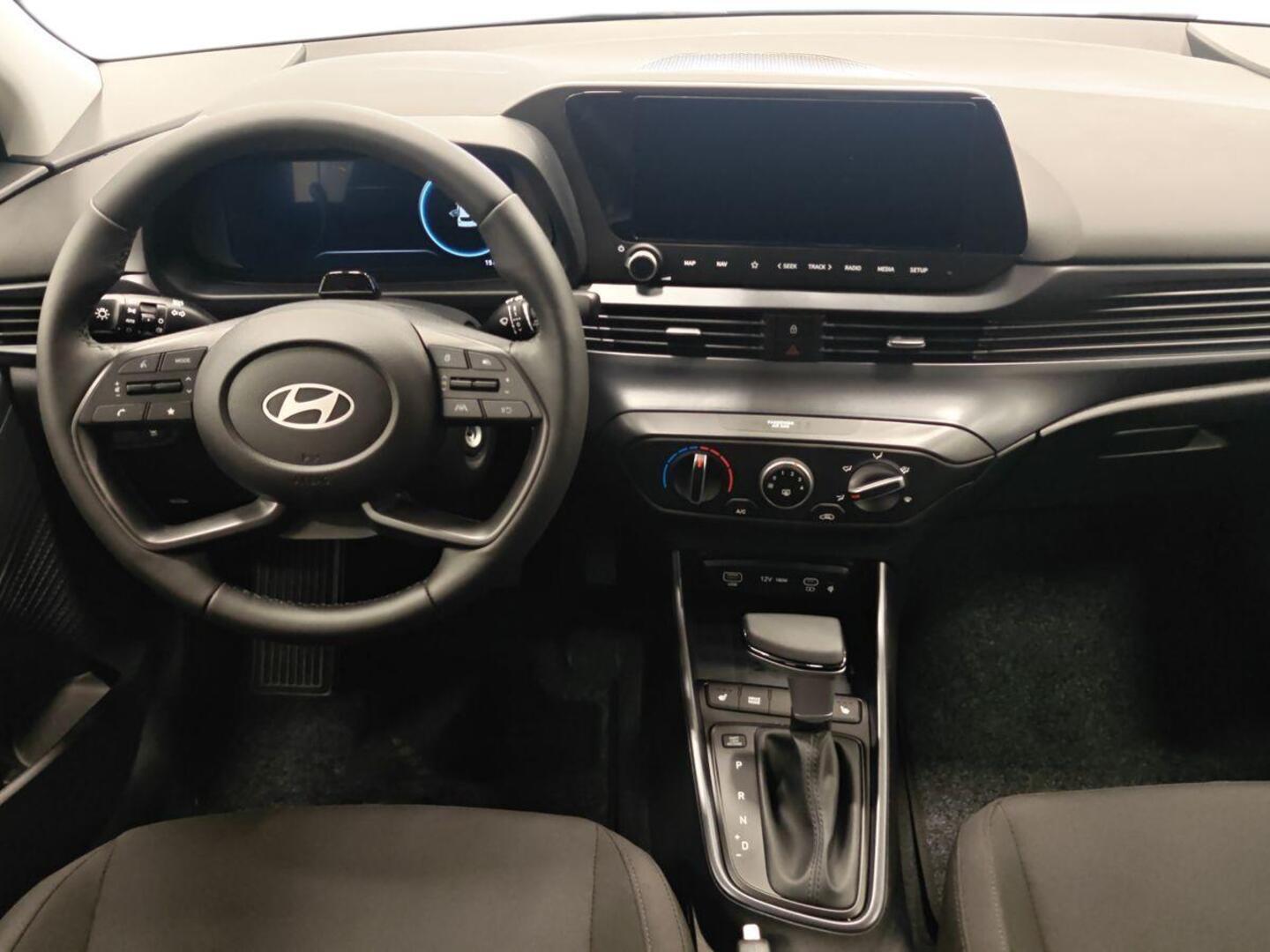 HYUNDAI i20 Hatchback 11