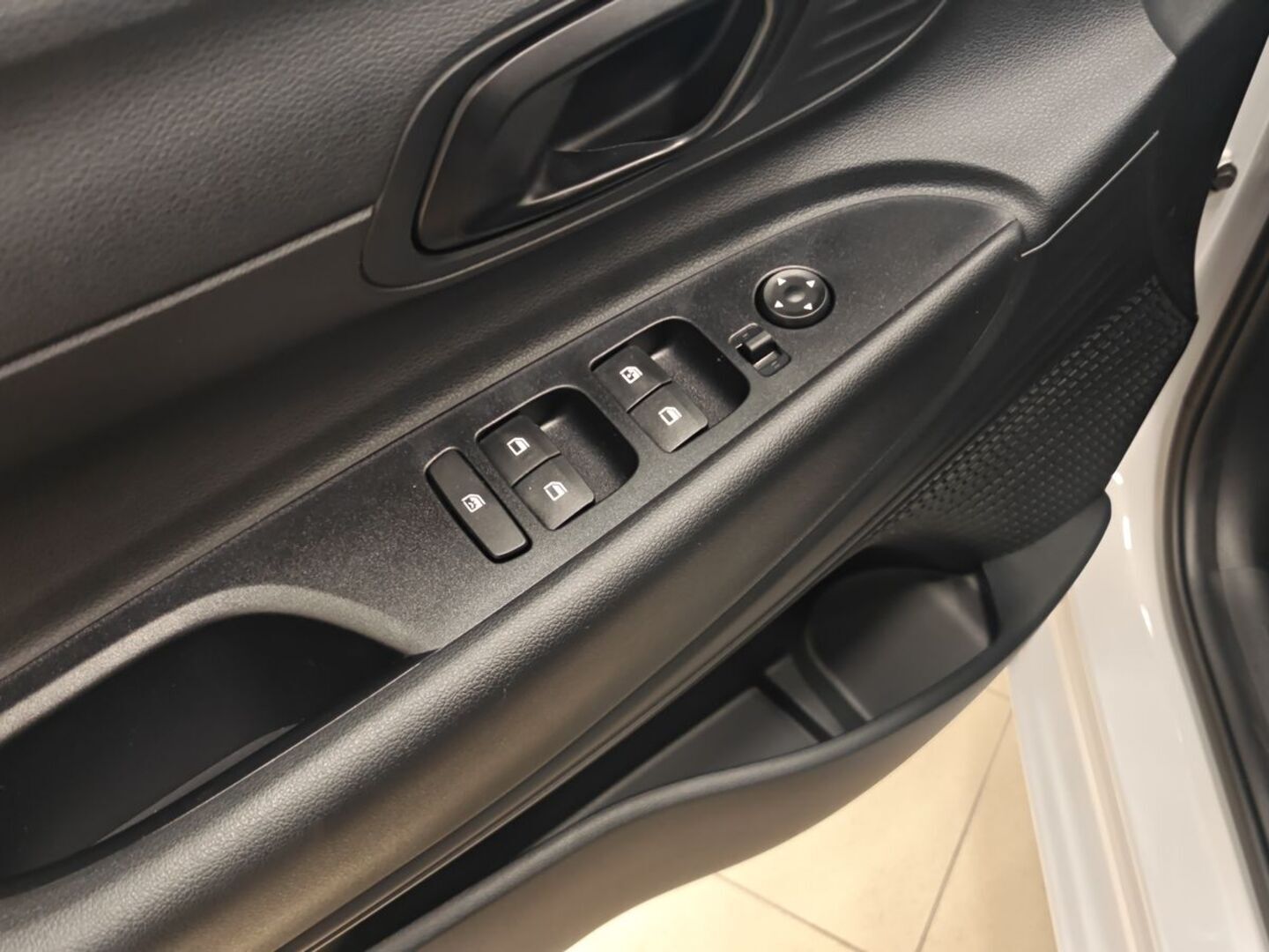 HYUNDAI i20 Hatchback 21