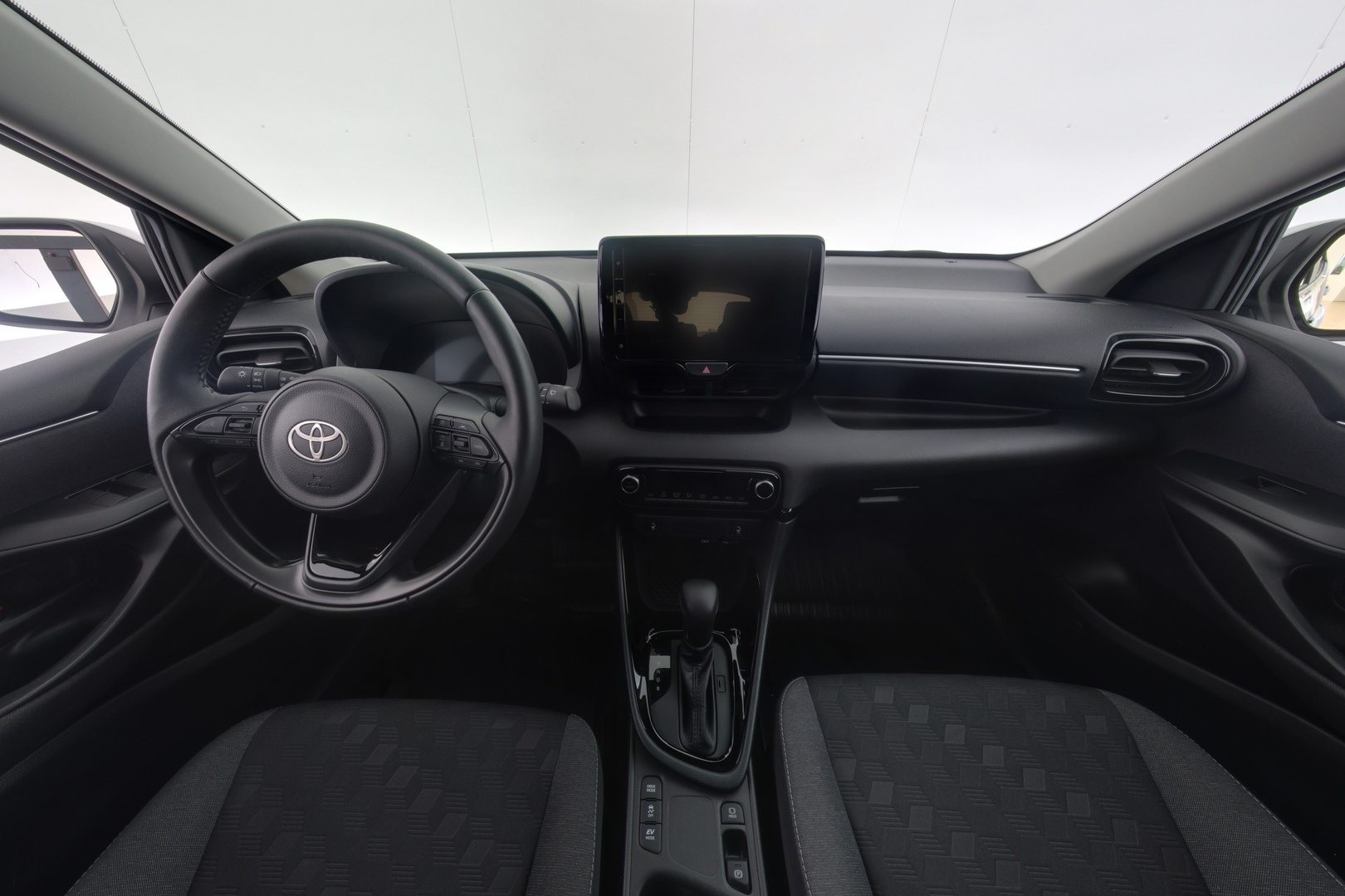 TOYOTA YARIS 2025