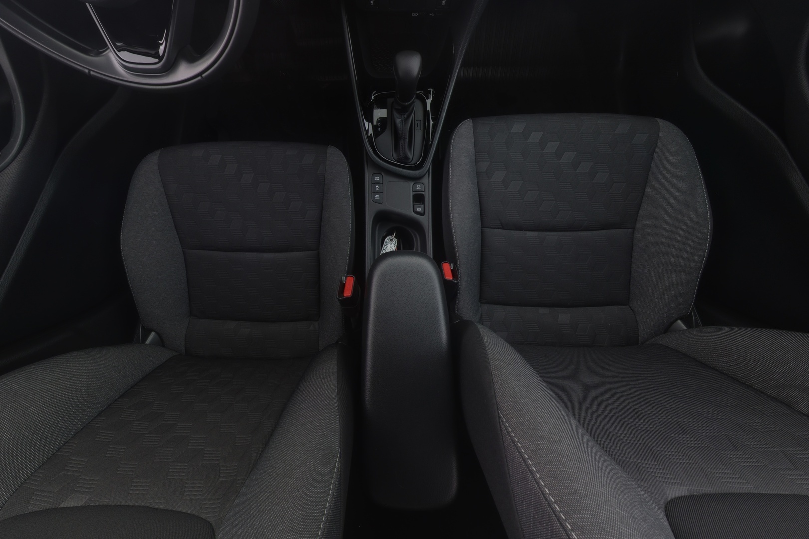 TOYOTA YARIS 2025