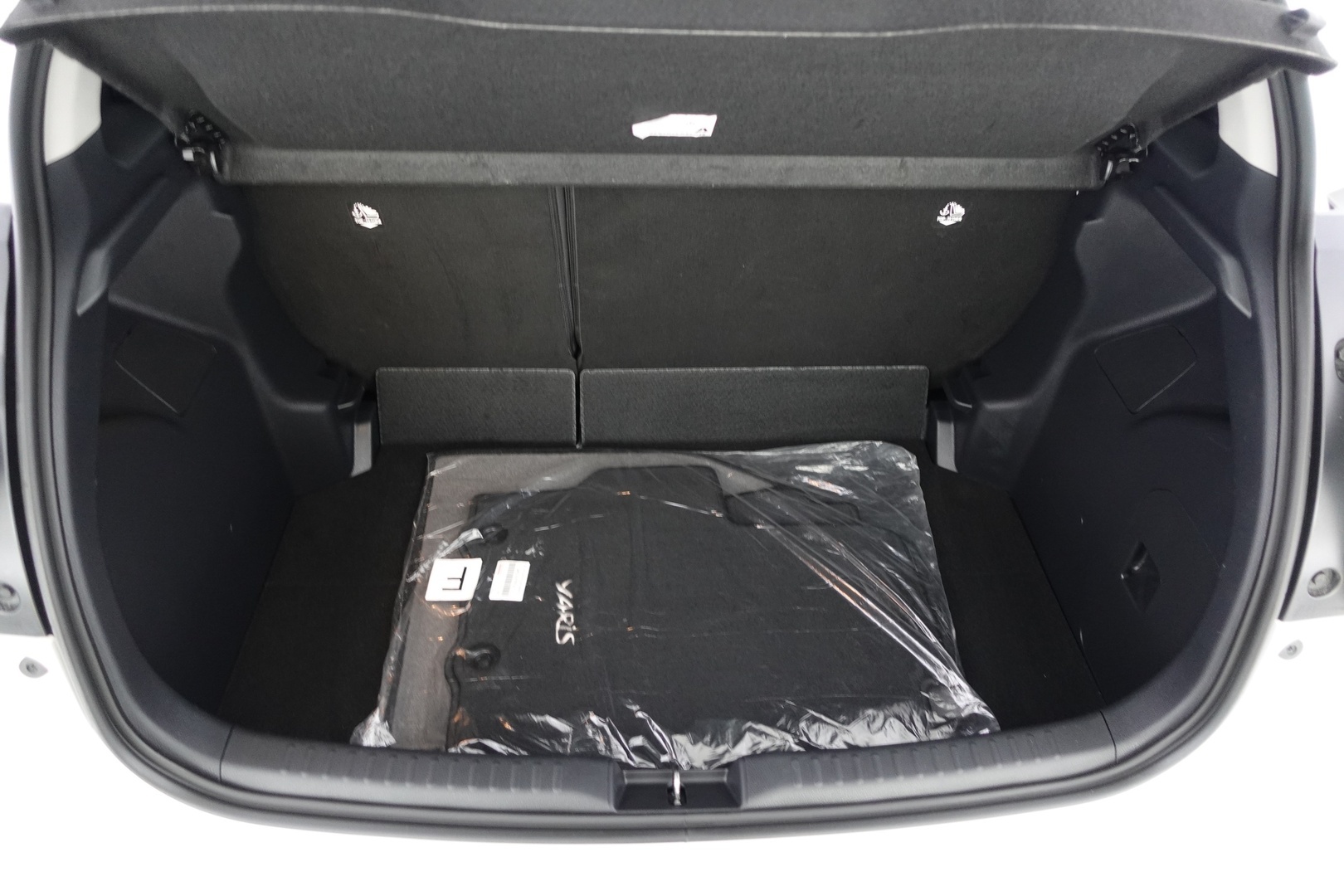 TOYOTA YARIS 2025