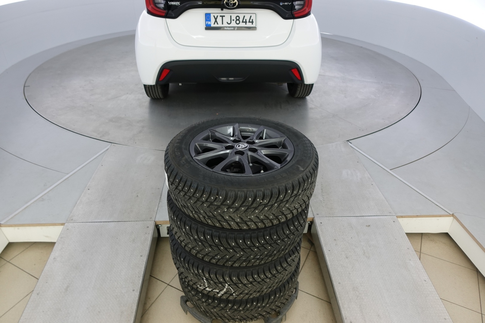 TOYOTA YARIS 2025