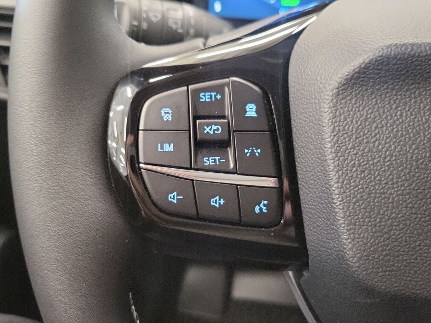 FORD TOURNEO COURIER 18