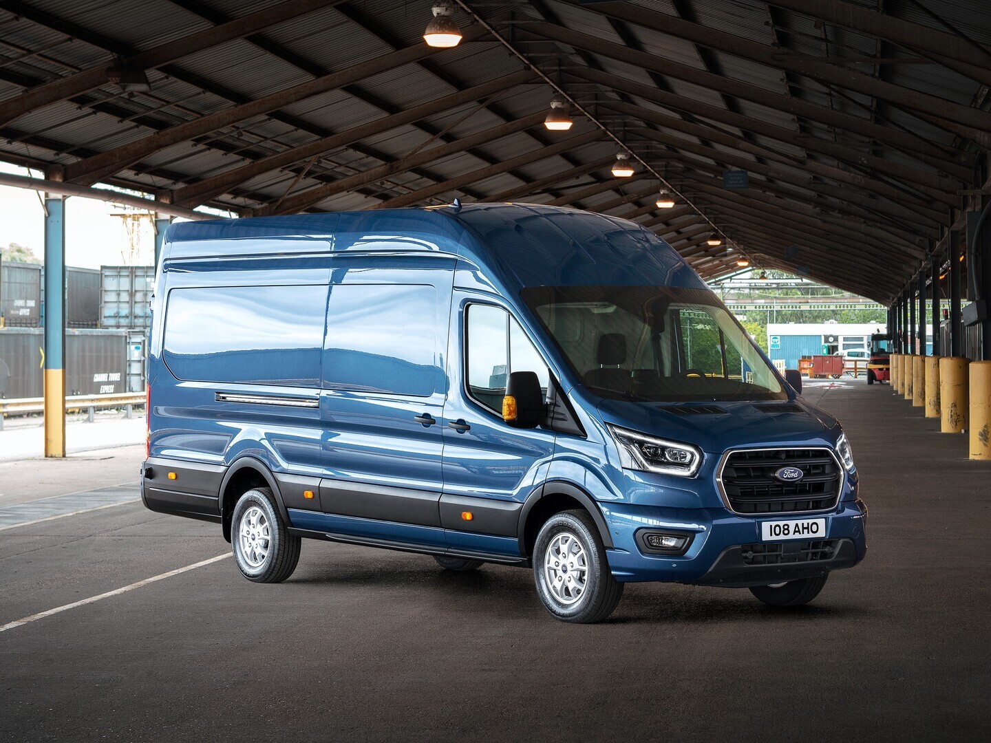 FORD TRANSIT 2025