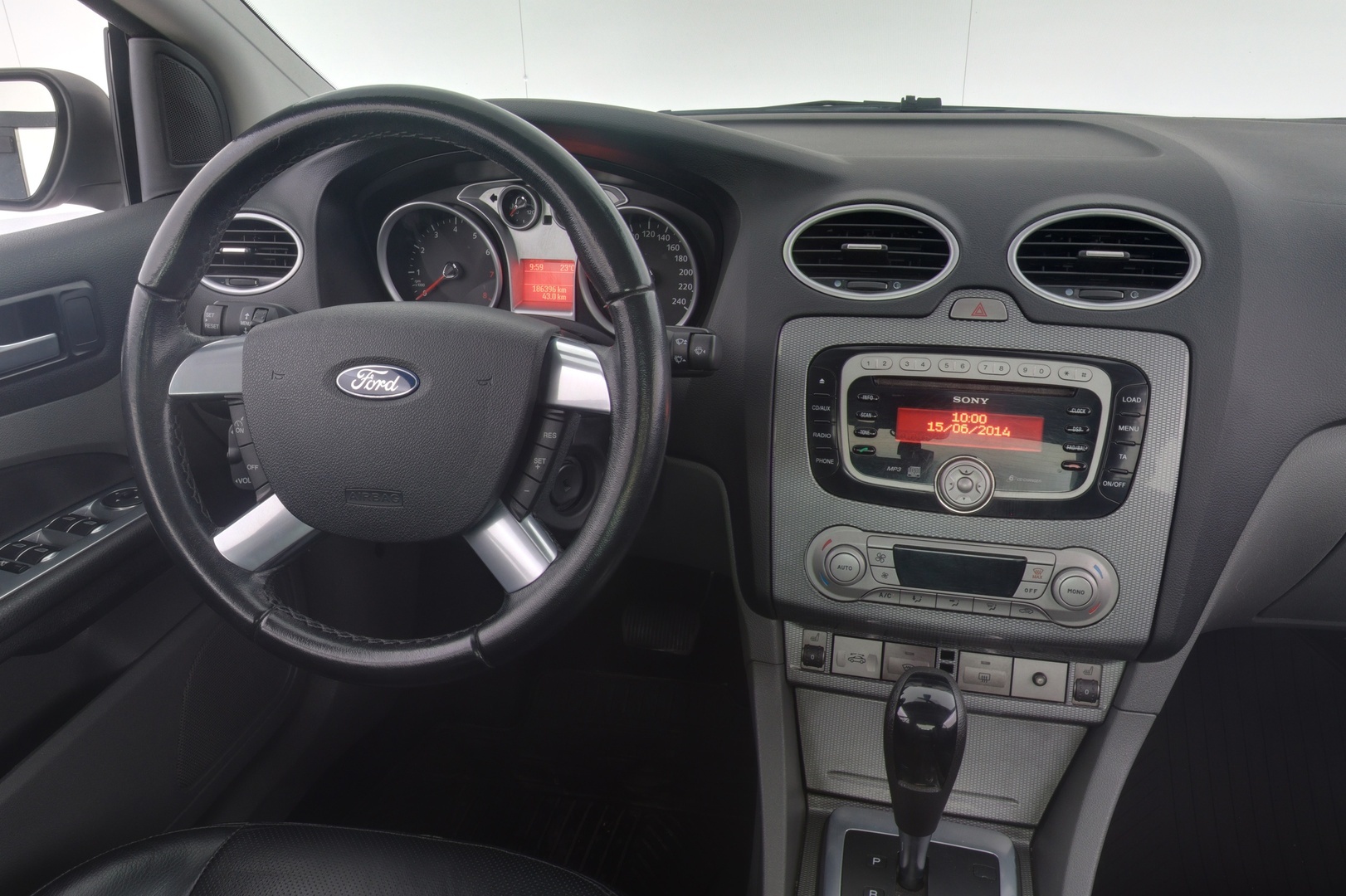 FORD FOCUS 2010
