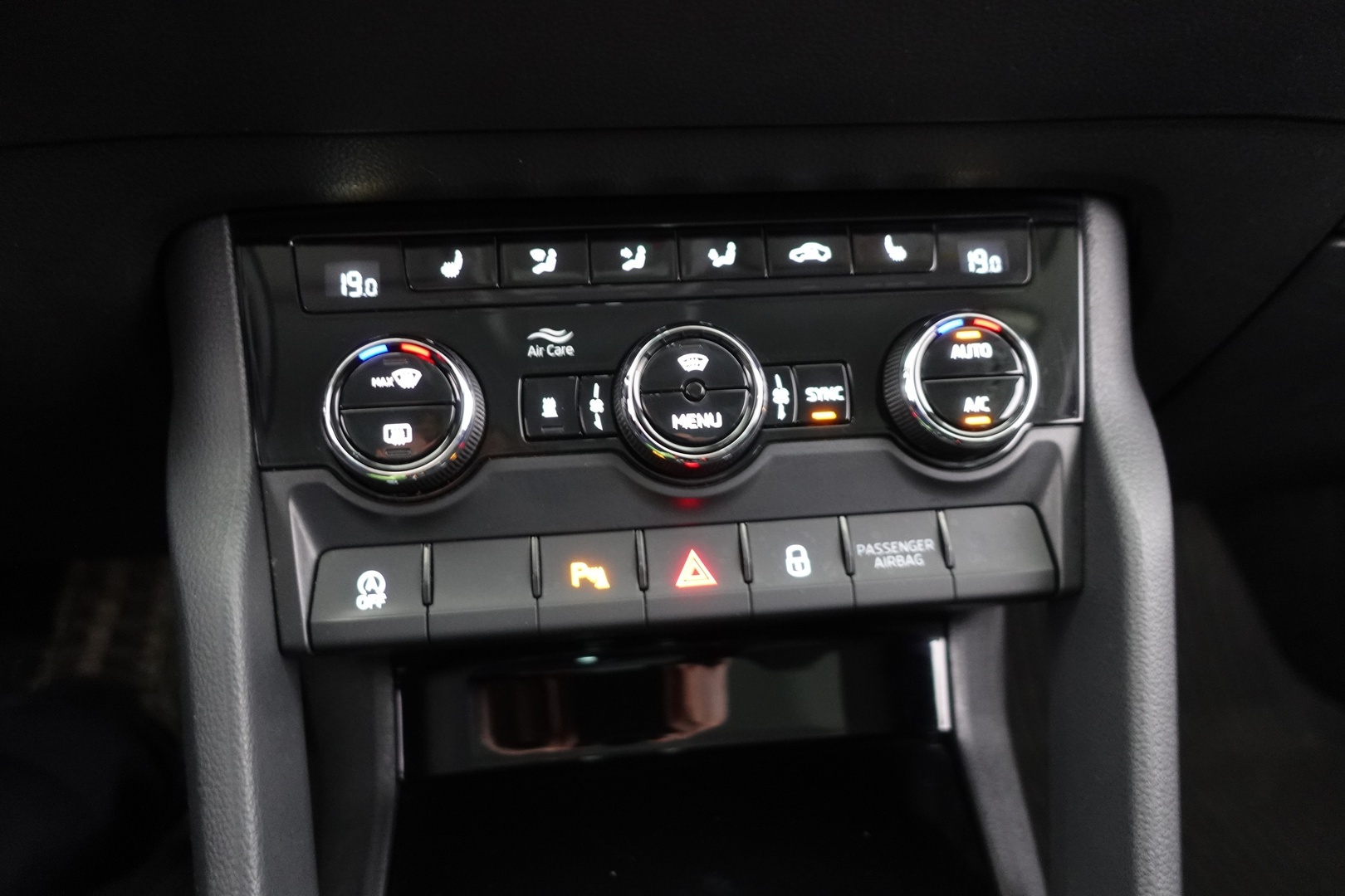 SKODA Karoq 2019