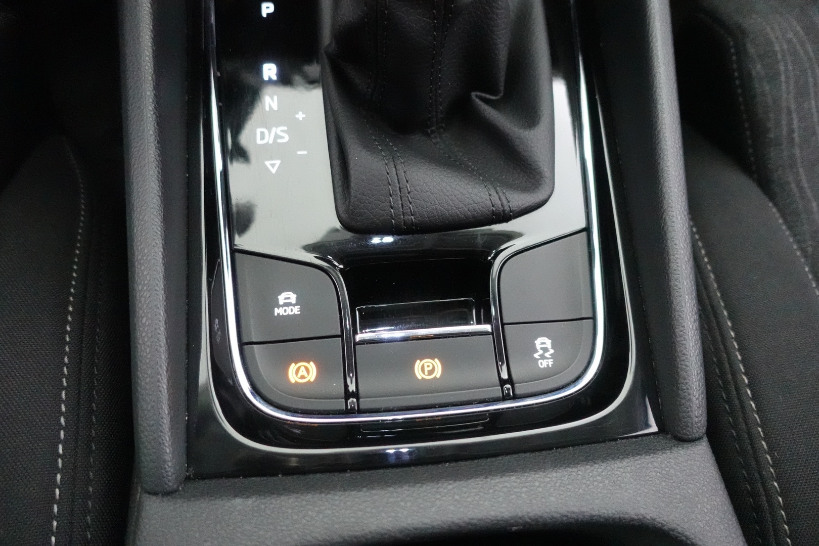 SKODA Karoq 2019