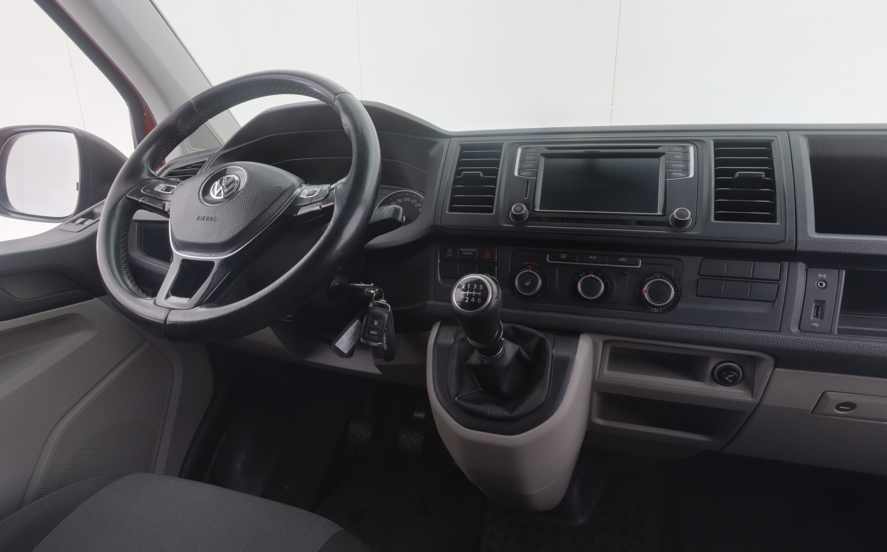 VOLKSWAGEN Transporter 2018