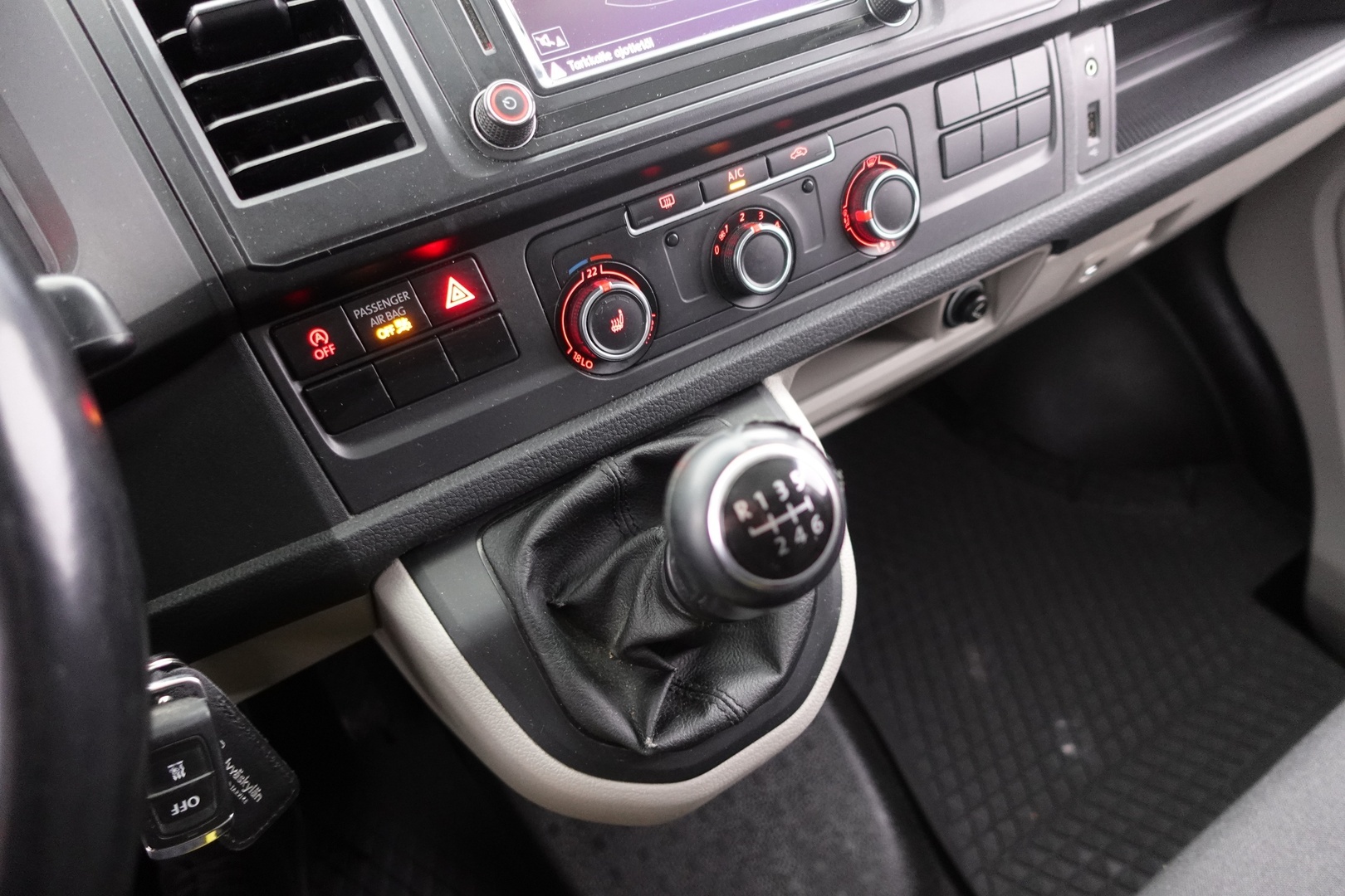 VOLKSWAGEN Transporter 2018