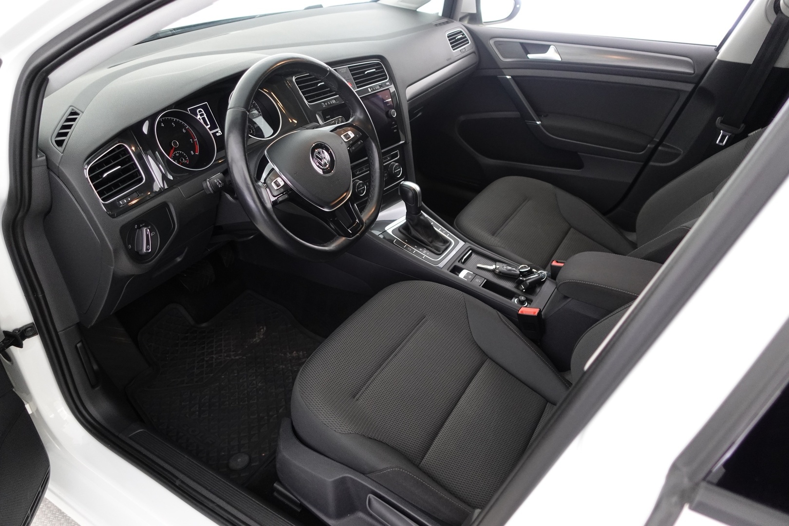 VOLKSWAGEN Golf 2020