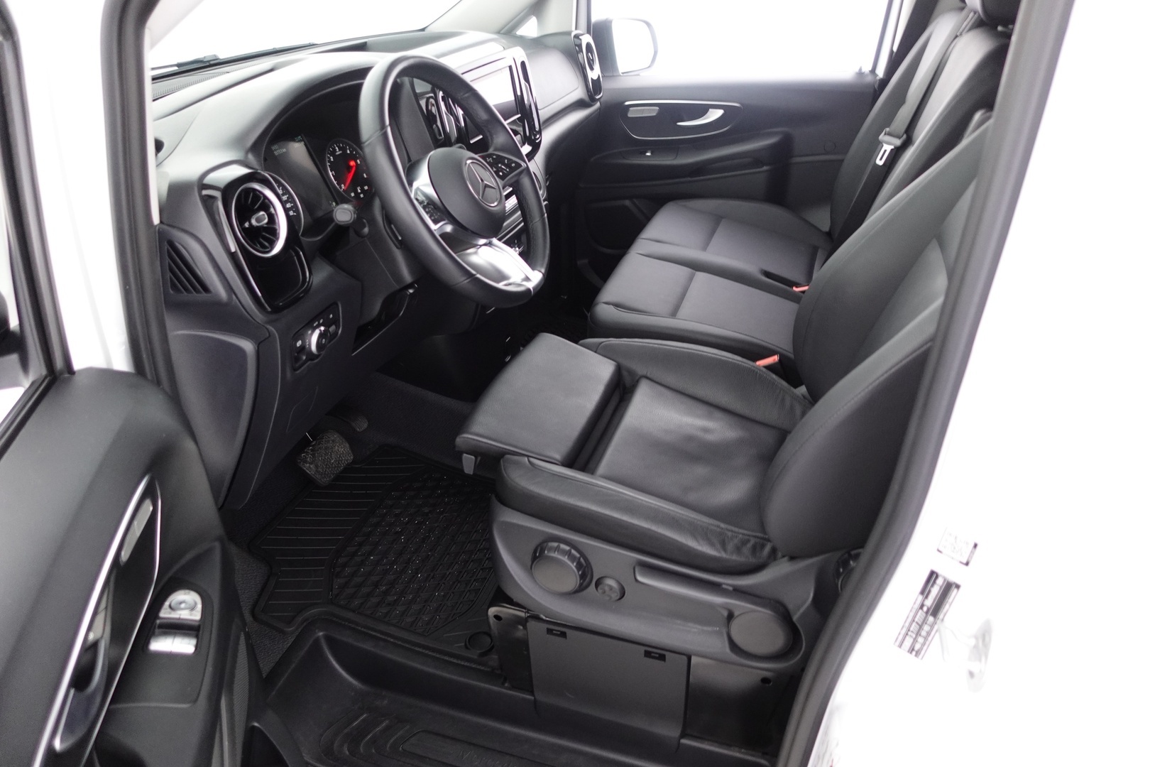 MERCEDES-BENZ Vito 2024