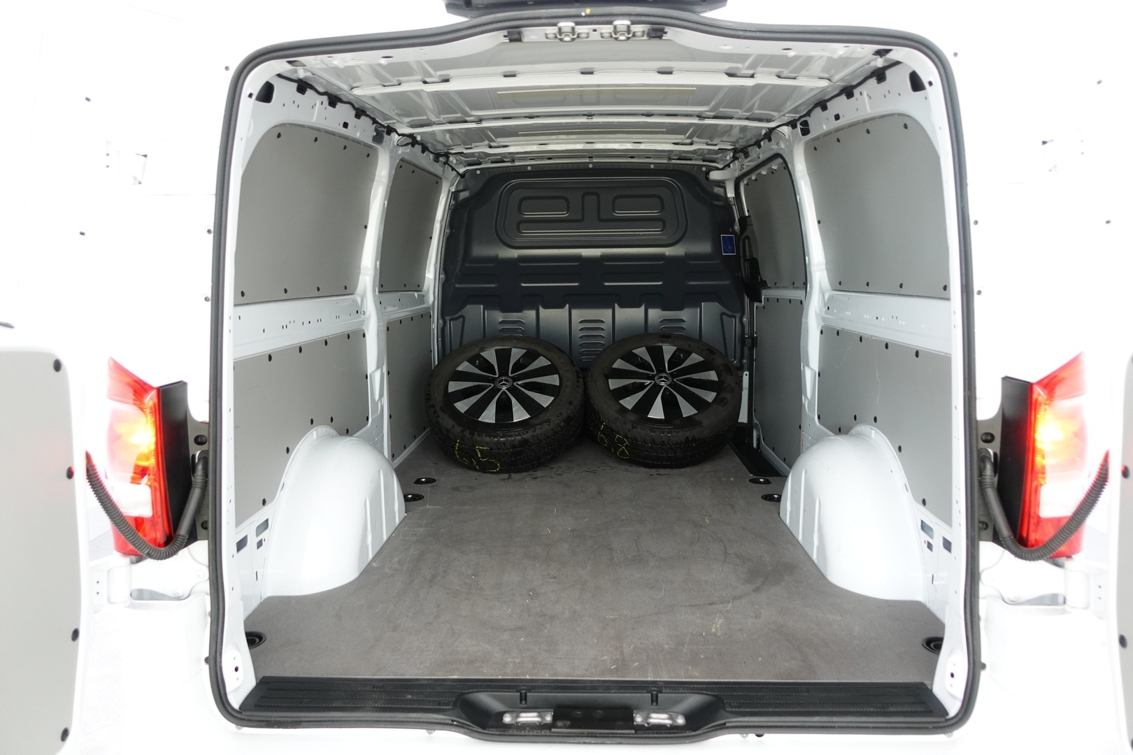 MERCEDES-BENZ Vito 2024